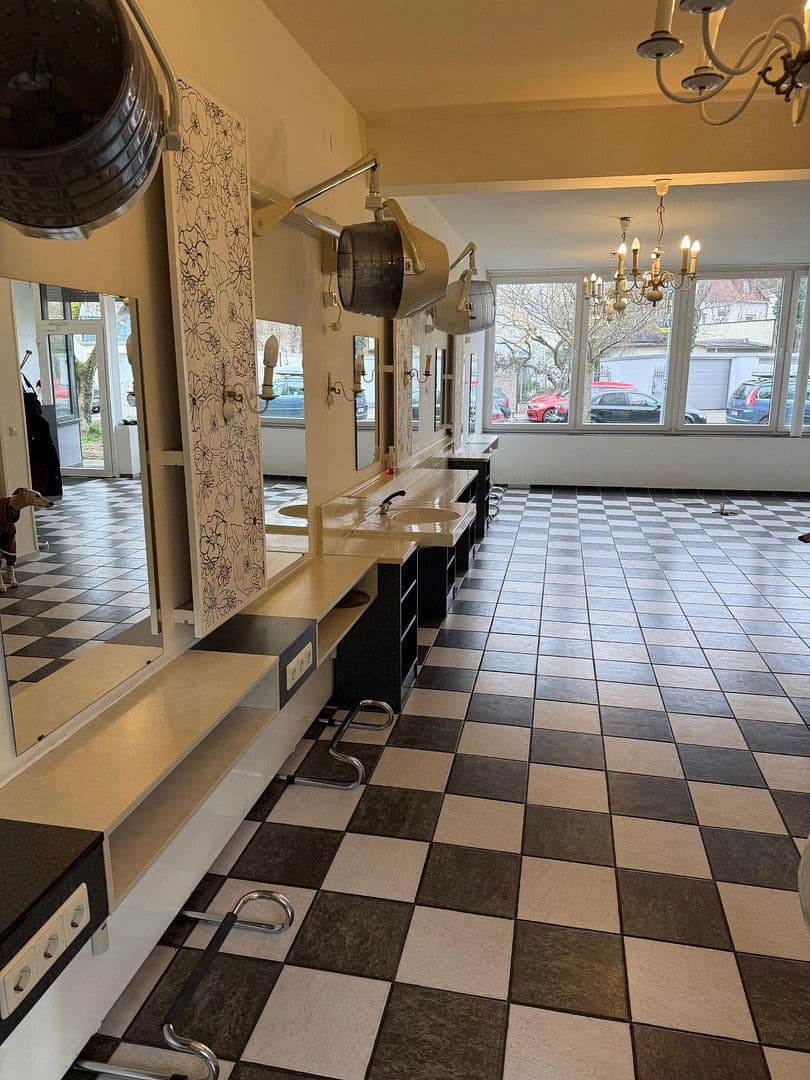 Prenájom nebytového priestoru 75 m², Sophienstraße 225, Karlsruhe, Bádensko-Wurttembersko Prenájom nebytového priestoru 75 m², Sophienstraße 225, Karlsruhe, Bádensko-Wurttembersko