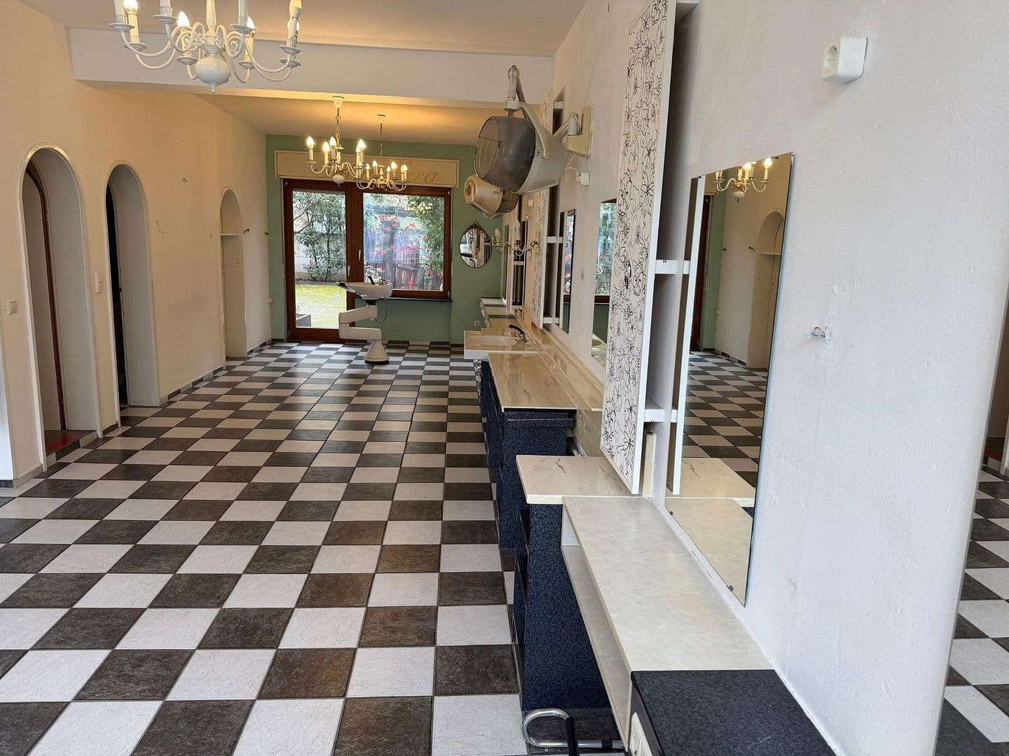 Prenájom nebytového priestoru 75 m², Sophienstraße 225, Karlsruhe, Bádensko-Wurttembersko Prenájom nebytového priestoru 75 m², Sophienstraße 225, Karlsruhe, Bádensko-Wurttembersko