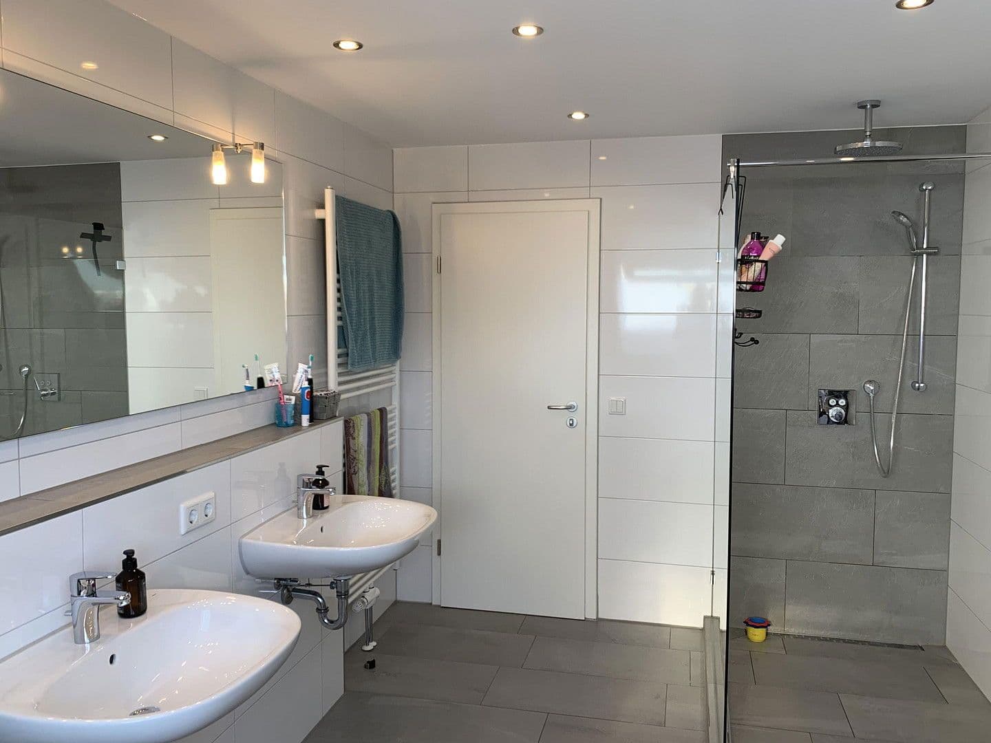 Predaj bytu 4-izbový 142 m², Esslingen am Neckar, Bádensko-Wurttembersko Predaj bytu 4-izbový 142 m², Esslingen am Neckar, Bádensko-Wurttembersko