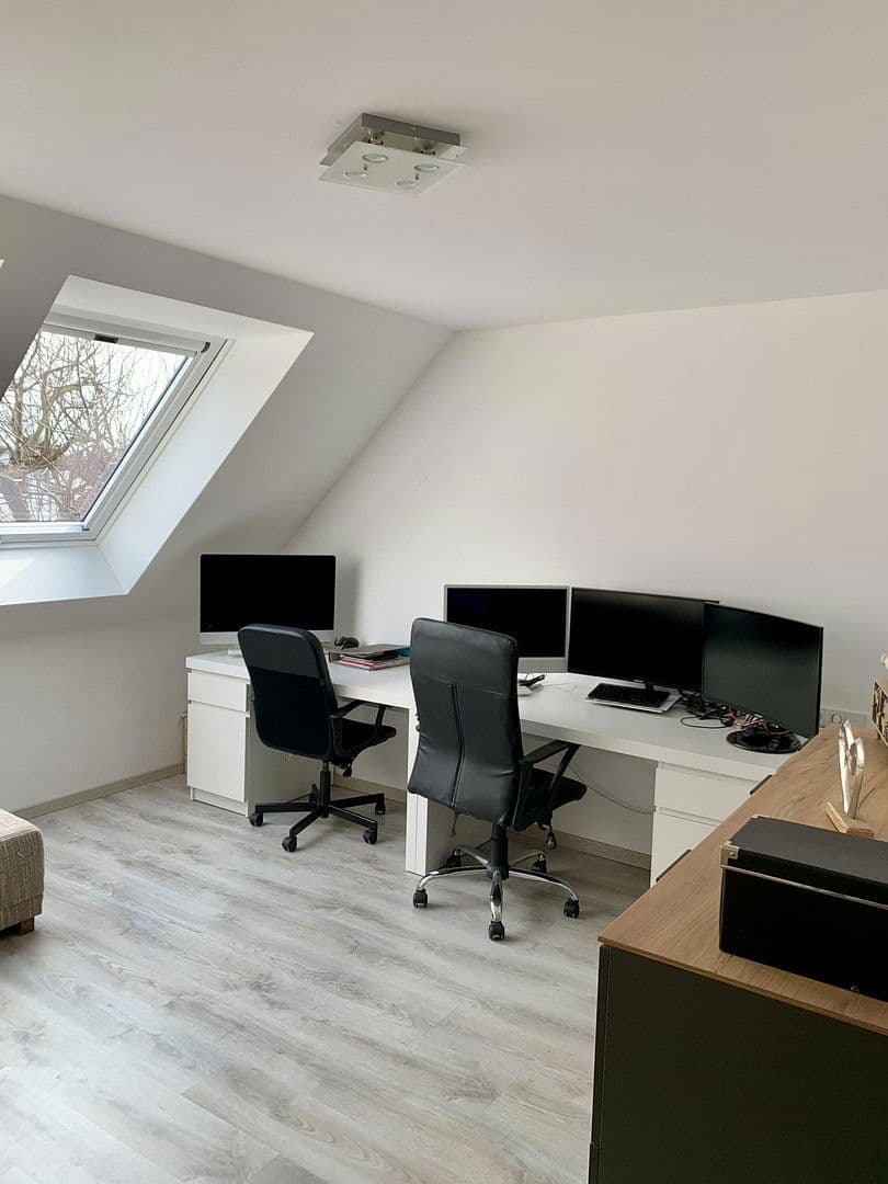 Predaj bytu 4-izbový 142 m², Esslingen am Neckar, Bádensko-Wurttembersko Predaj bytu 4-izbový 142 m², Esslingen am Neckar, Bádensko-Wurttembersko