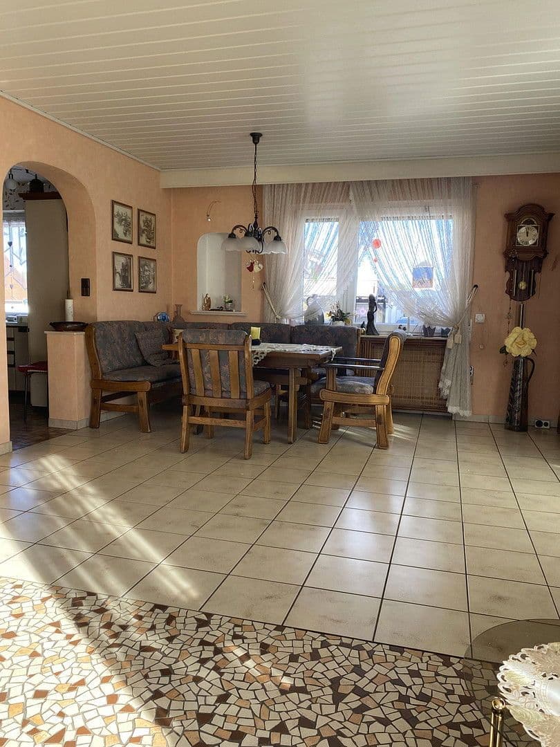 Predaj domu 229 m², pozemek 689 m², Westallee 9, Mogendorf, Porýnie-Falcko Predaj domu 229 m², pozemek 689 m², Westallee 9, Mogendorf, Porýnie-Falcko