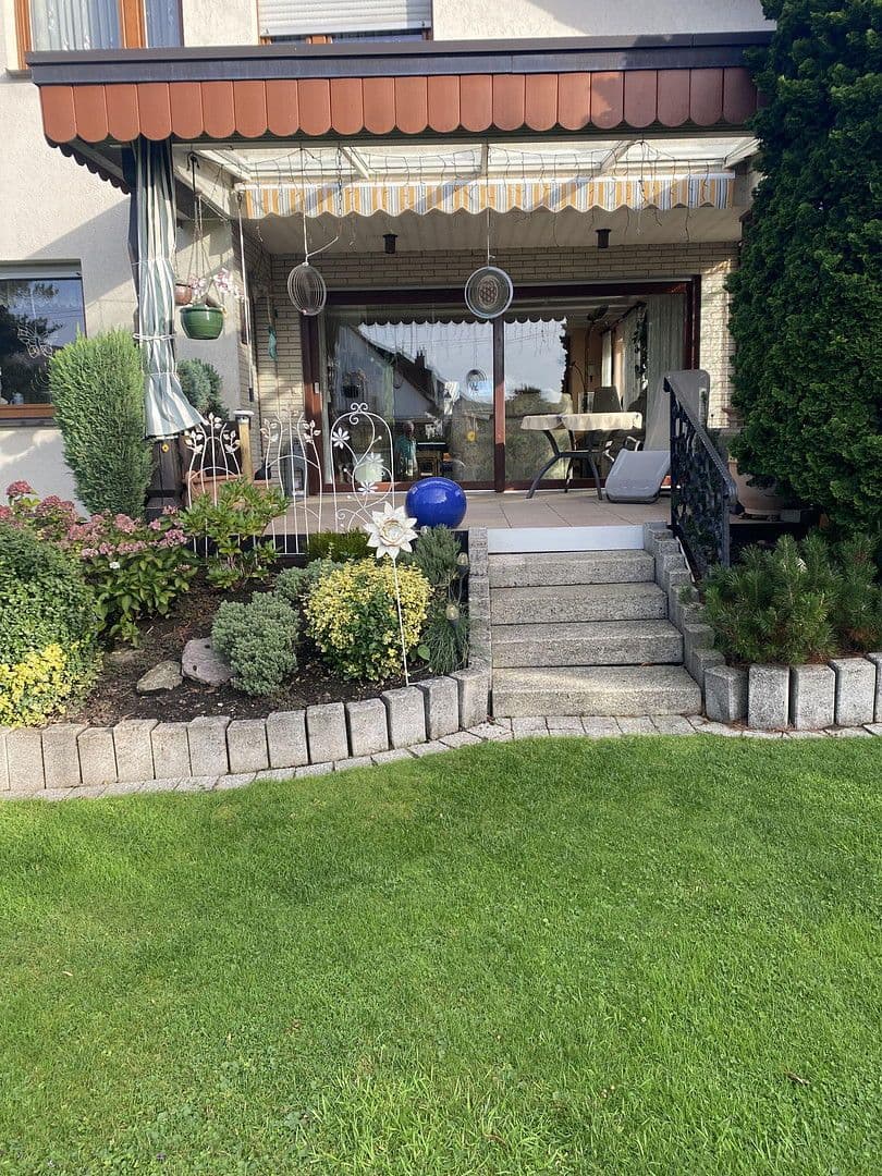 Predaj domu 229 m², pozemek 689 m², Westallee 9, Mogendorf, Porýnie-Falcko Predaj domu 229 m², pozemek 689 m², Westallee 9, Mogendorf, Porýnie-Falcko