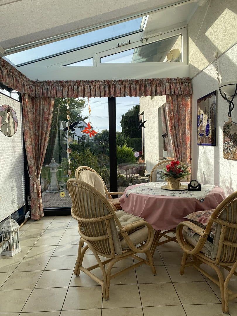 Predaj domu 229 m², pozemek 689 m², Westallee 9, Mogendorf, Porýnie-Falcko Predaj domu 229 m², pozemek 689 m², Westallee 9, Mogendorf, Porýnie-Falcko