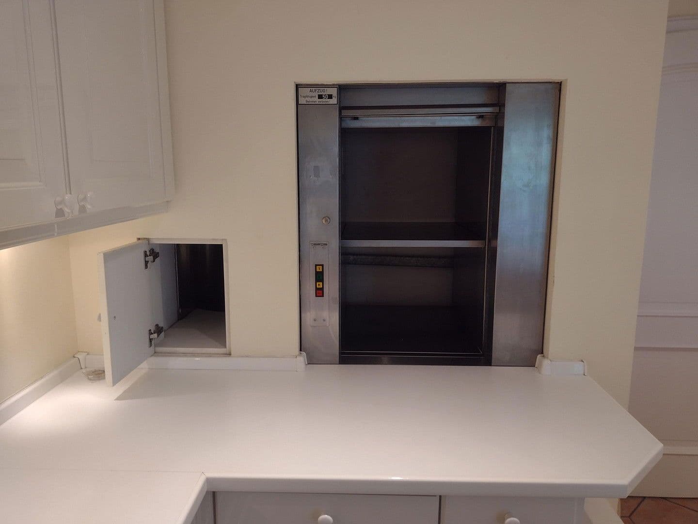 Prenájom domu 357 m², pozemek 1.008 m², Hamburg, Hamburg Prenájom domu 357 m², pozemek 1.008 m², Hamburg, Hamburg