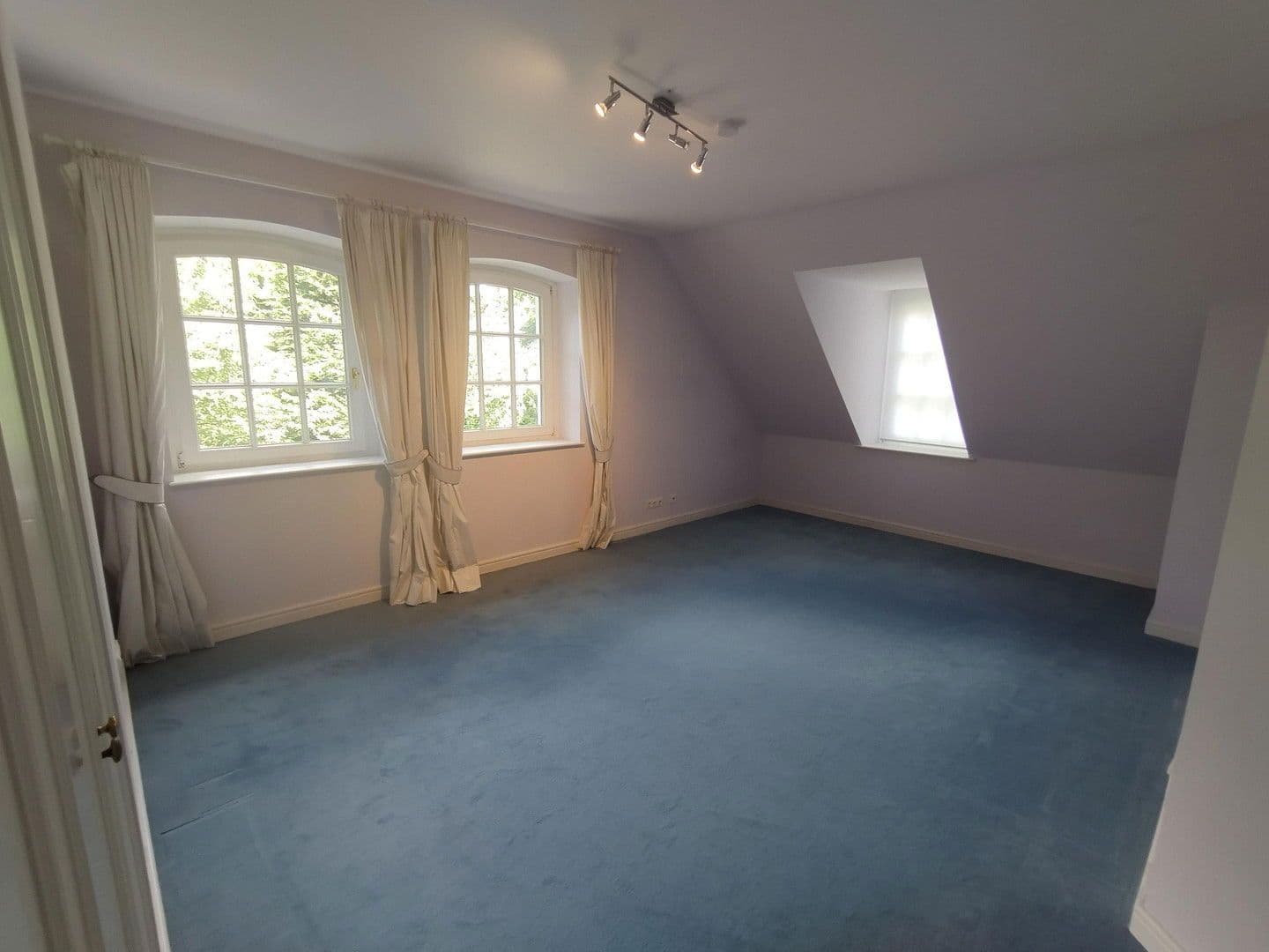 Prenájom domu 357 m², pozemek 1.008 m², Hamburg, Hamburg Prenájom domu 357 m², pozemek 1.008 m², Hamburg, Hamburg