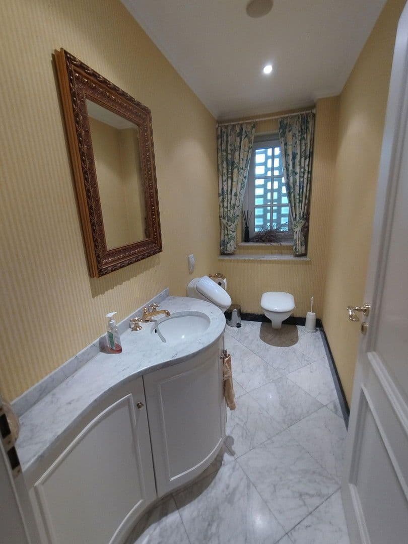 Prenájom domu 357 m², pozemek 1.008 m², Hamburg, Hamburg Prenájom domu 357 m², pozemek 1.008 m², Hamburg, Hamburg