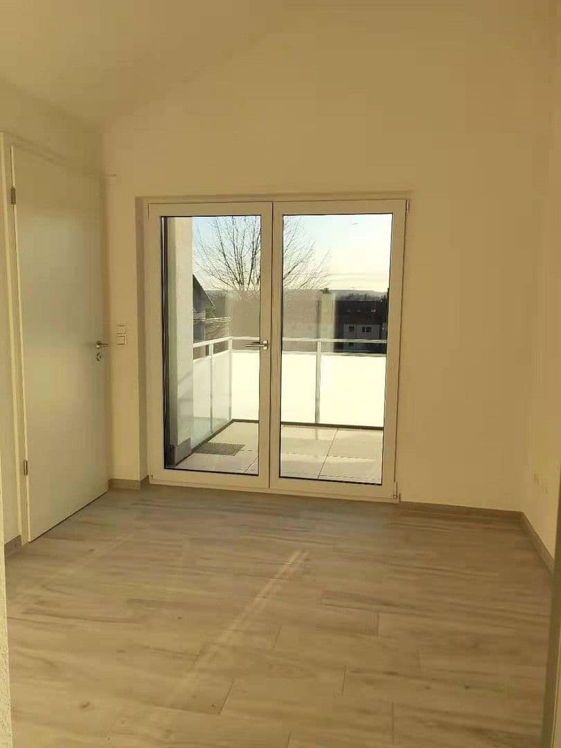 Prenájom bytu 4-izbový 71 m², Stuttgart-Plieningen, Bádensko-Wurttembersko Prenájom bytu 4-izbový 71 m², Stuttgart-Plieningen, Bádensko-Wurttembersko