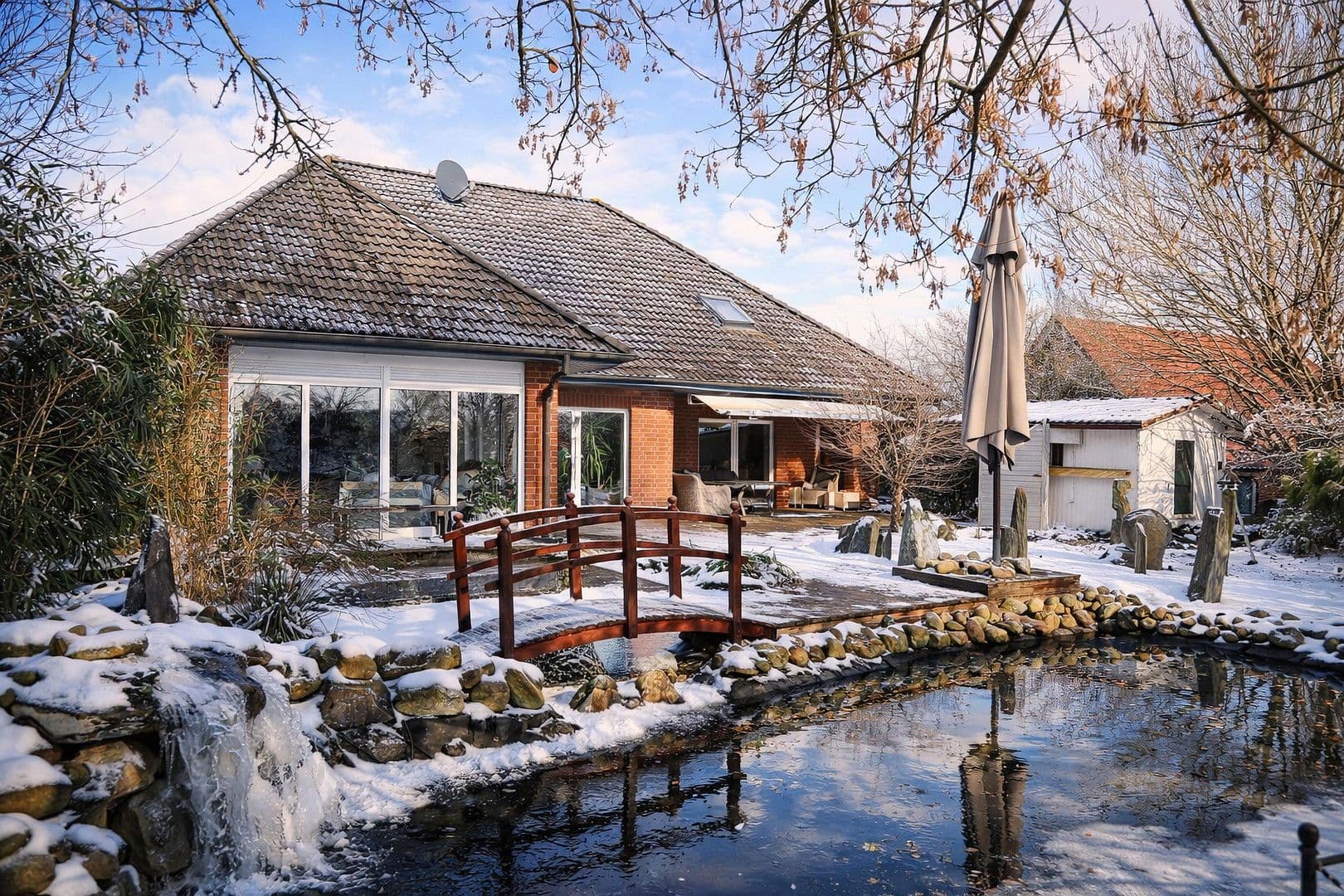 Predaj domu 244 m², pozemek 1.155 m², Sandhörn 15, Grünendeich, Dolné Sasko Predaj domu 244 m², pozemek 1.155 m², Sandhörn 15, Grünendeich, Dolné Sasko