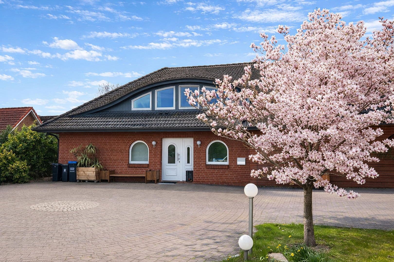 Predaj domu 244 m², pozemek 1.155 m², Sandhörn 15, Grünendeich, Dolné Sasko Predaj domu 244 m², pozemek 1.155 m², Sandhörn 15, Grünendeich, Dolné Sasko