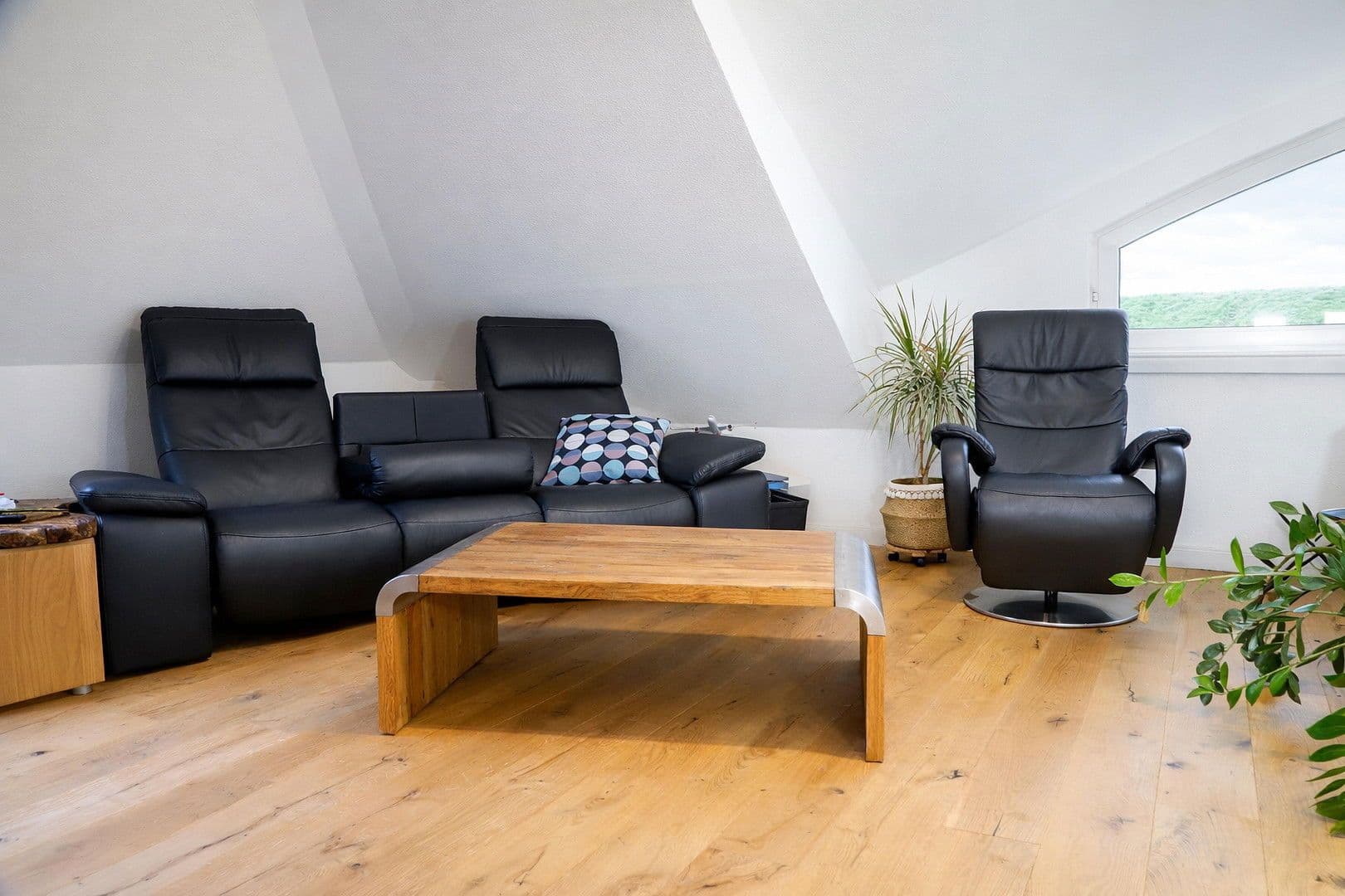 Predaj domu 244 m², pozemek 1.155 m², Sandhörn 15, Grünendeich, Dolné Sasko Predaj domu 244 m², pozemek 1.155 m², Sandhörn 15, Grünendeich, Dolné Sasko