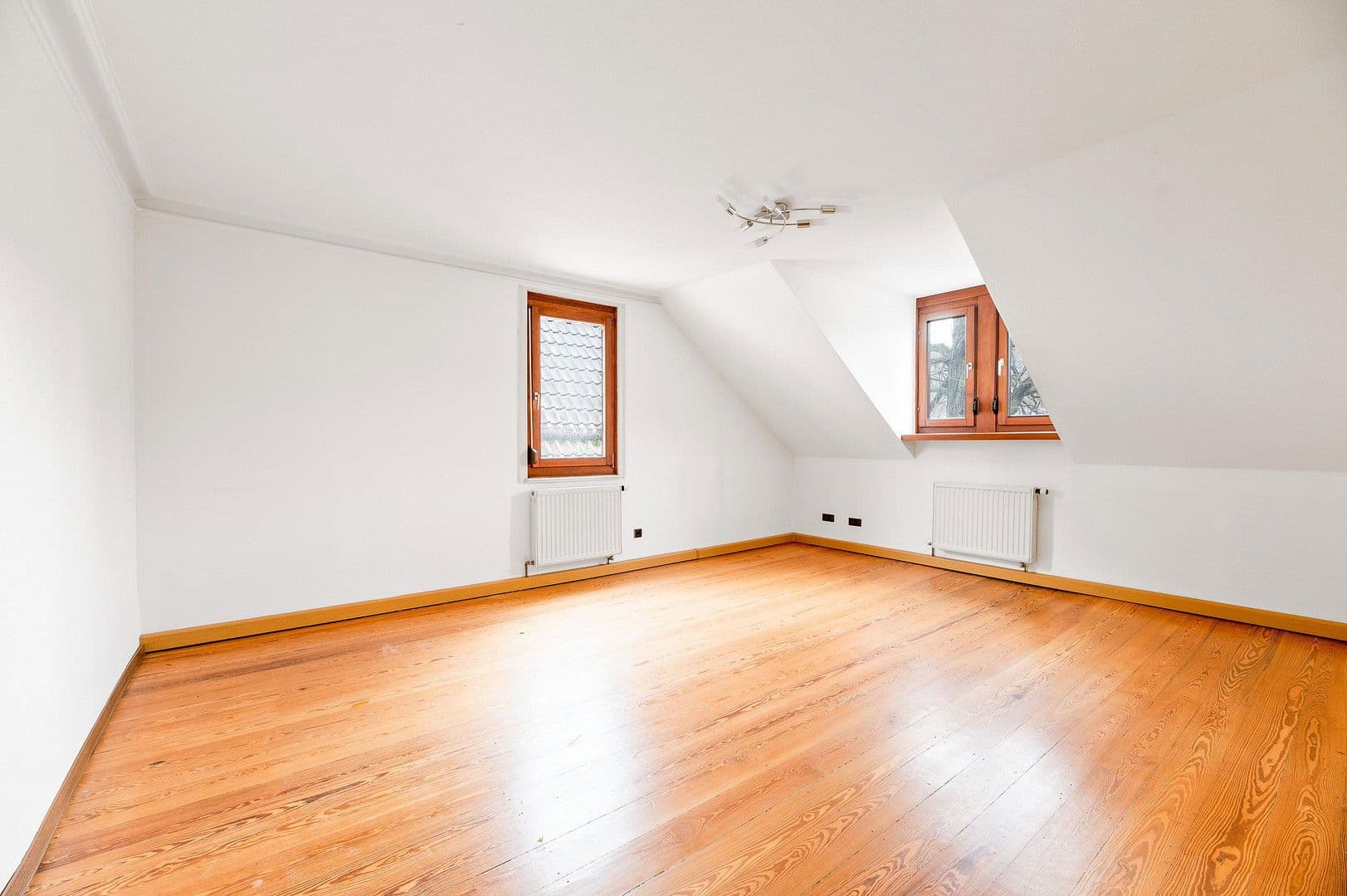 Predaj bytu 4-izbový 96 m², Esslingen am Neckar, Bádensko-Wurttembersko Predaj bytu 4-izbový 96 m², Esslingen am Neckar, Bádensko-Wurttembersko