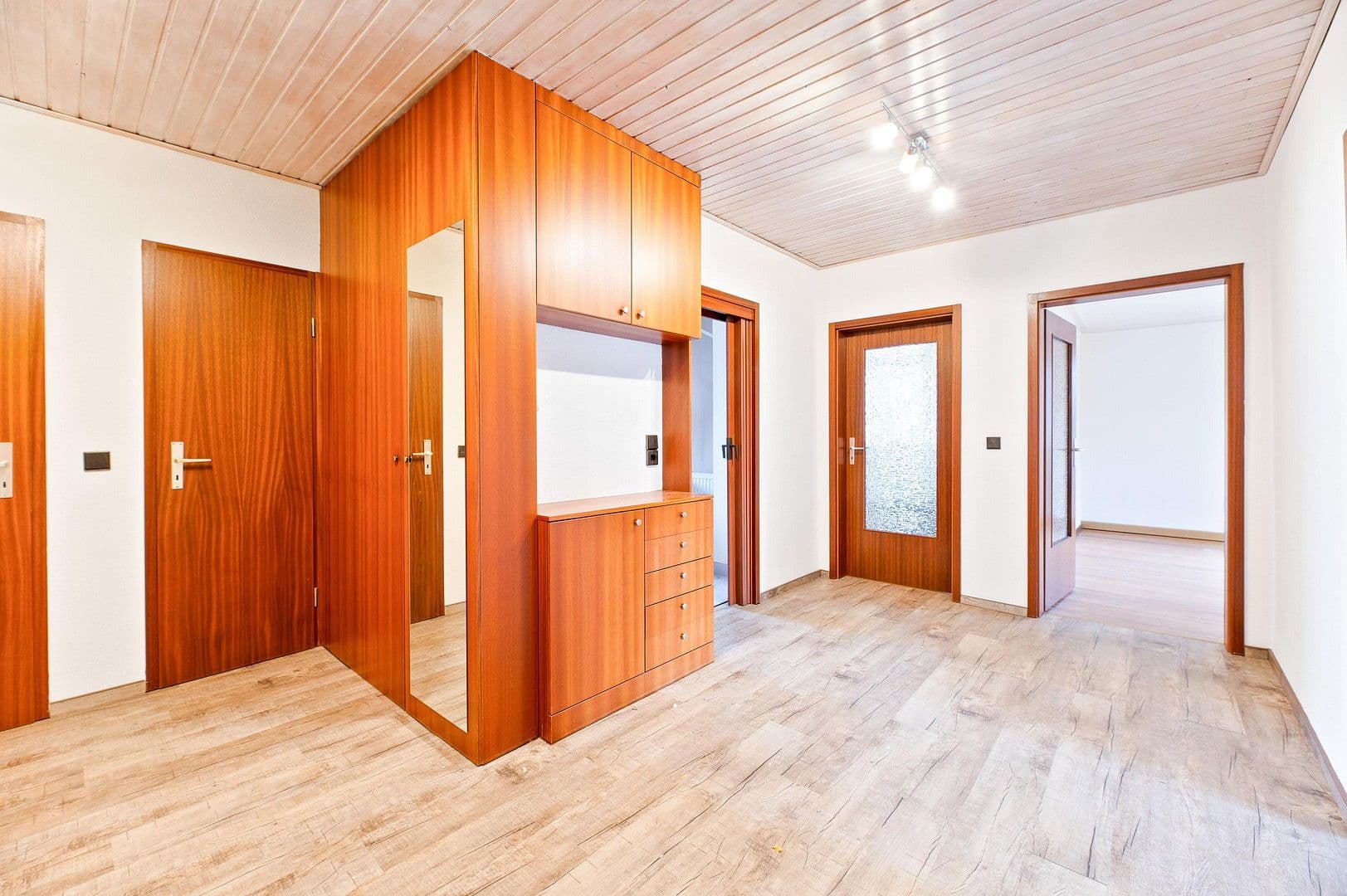 Predaj bytu 4-izbový 96 m², Esslingen am Neckar, Bádensko-Wurttembersko Predaj bytu 4-izbový 96 m², Esslingen am Neckar, Bádensko-Wurttembersko