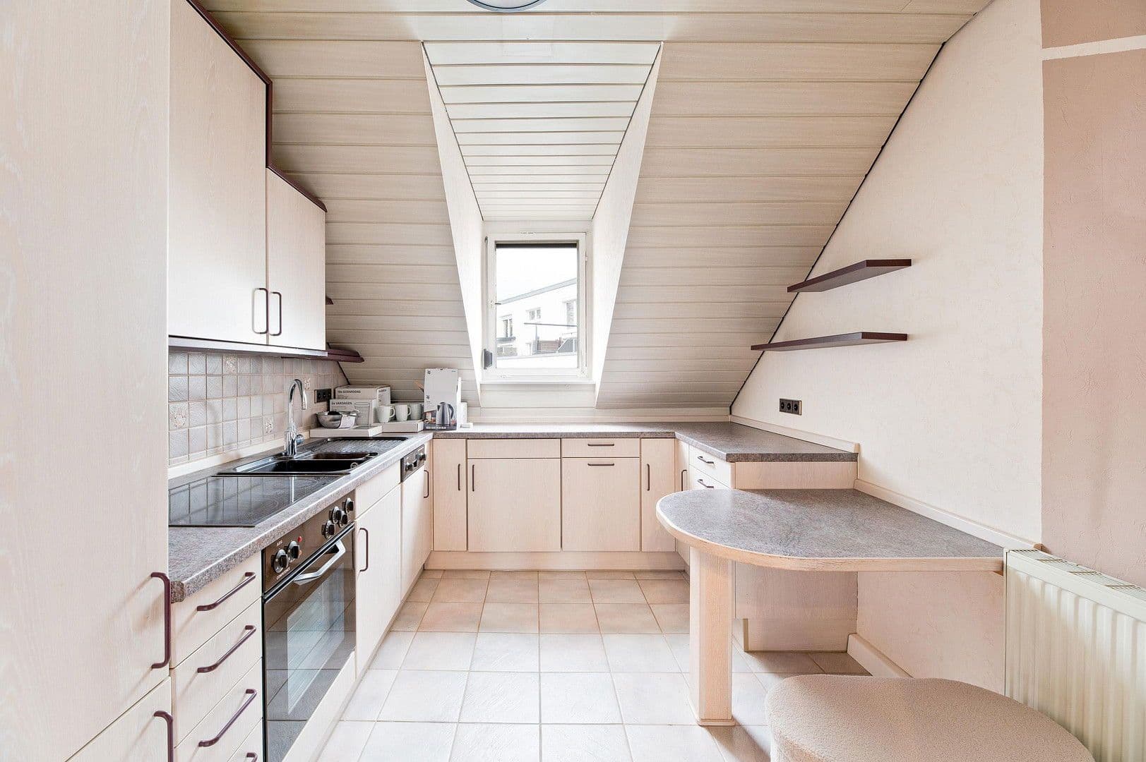 Predaj bytu 4-izbový 96 m², Esslingen am Neckar, Bádensko-Wurttembersko Predaj bytu 4-izbový 96 m², Esslingen am Neckar, Bádensko-Wurttembersko