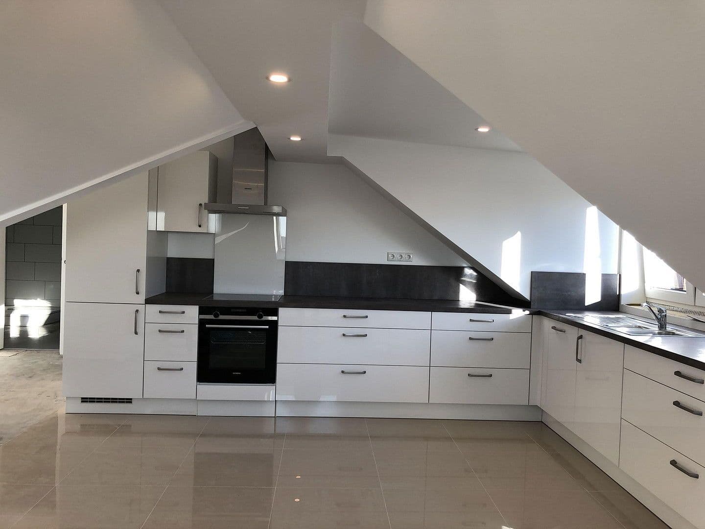 Prenájom bytu 2-izbový 86 m², Plön, Šlezvicko-Holštajnsko Prenájom bytu 2-izbový 86 m², Plön, Šlezvicko-Holštajnsko