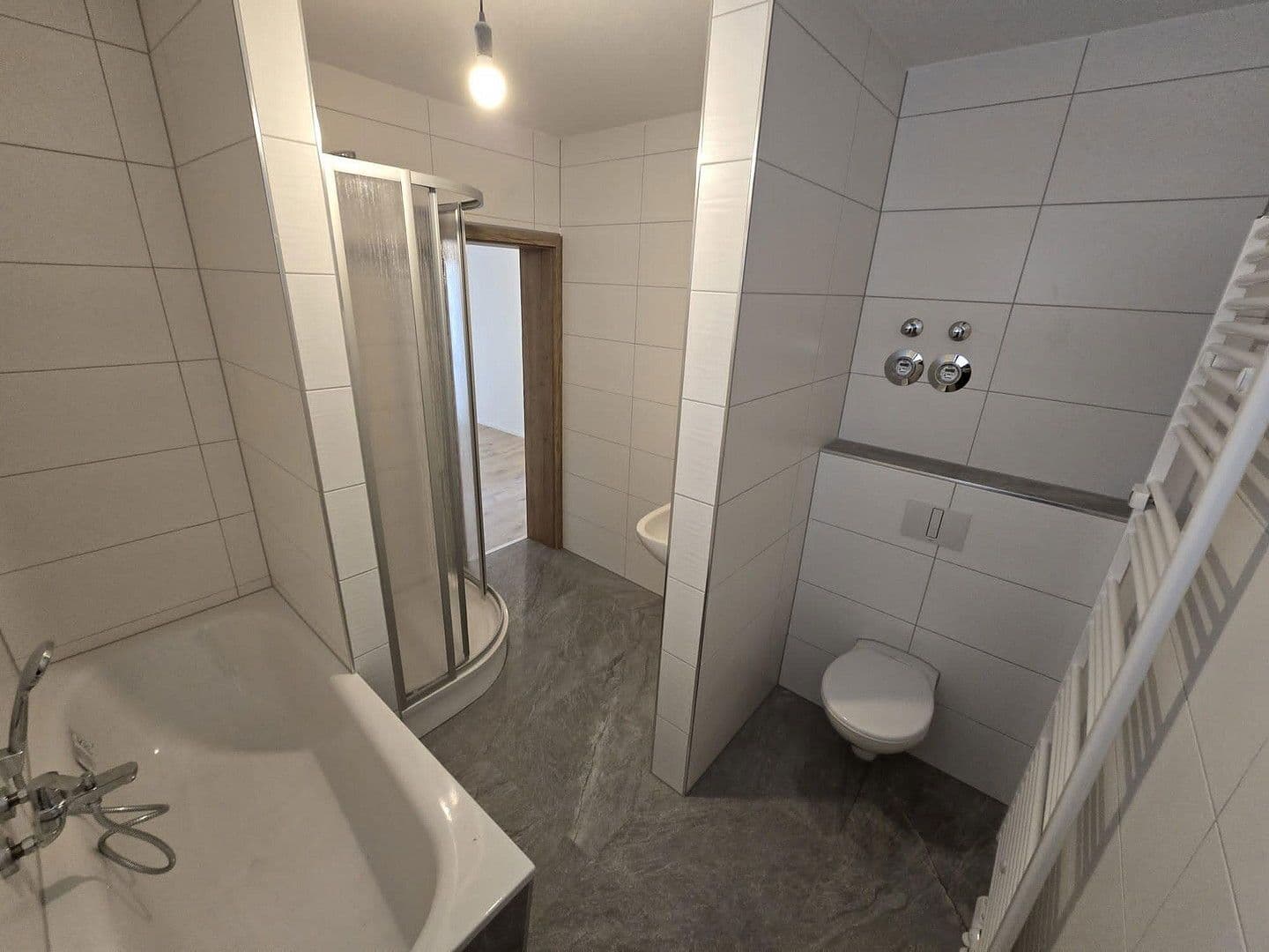 Predaj domu 368 m², pozemek 230 m², Birkenstraße 1, Reichenbach, Sasko Predaj domu 368 m², pozemek 230 m², Birkenstraße 1, Reichenbach, Sasko