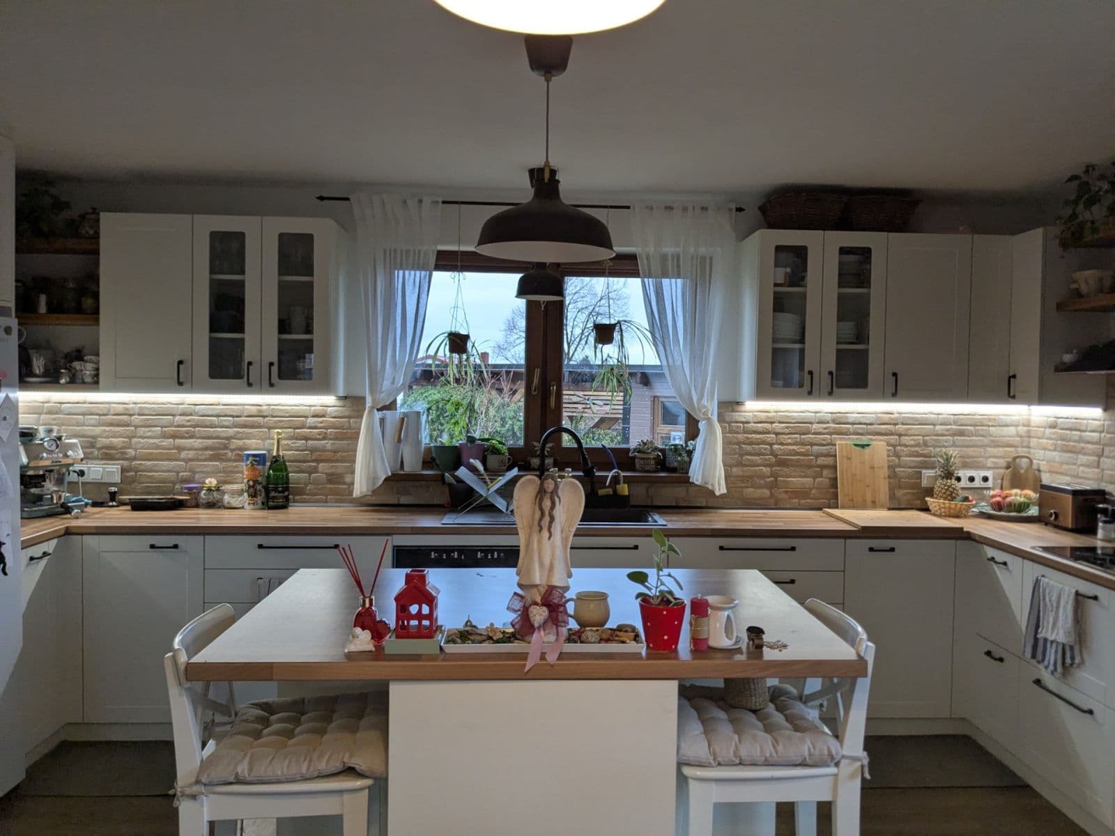 Predaj domu 195 m², pozemek 5.647 m², V sadech, Rožmitál pod Třemšínem, Středočeský kraj Predaj domu 195 m², pozemek 5.647 m², V sadech, Rožmitál pod Třemšínem, Středočeský kraj