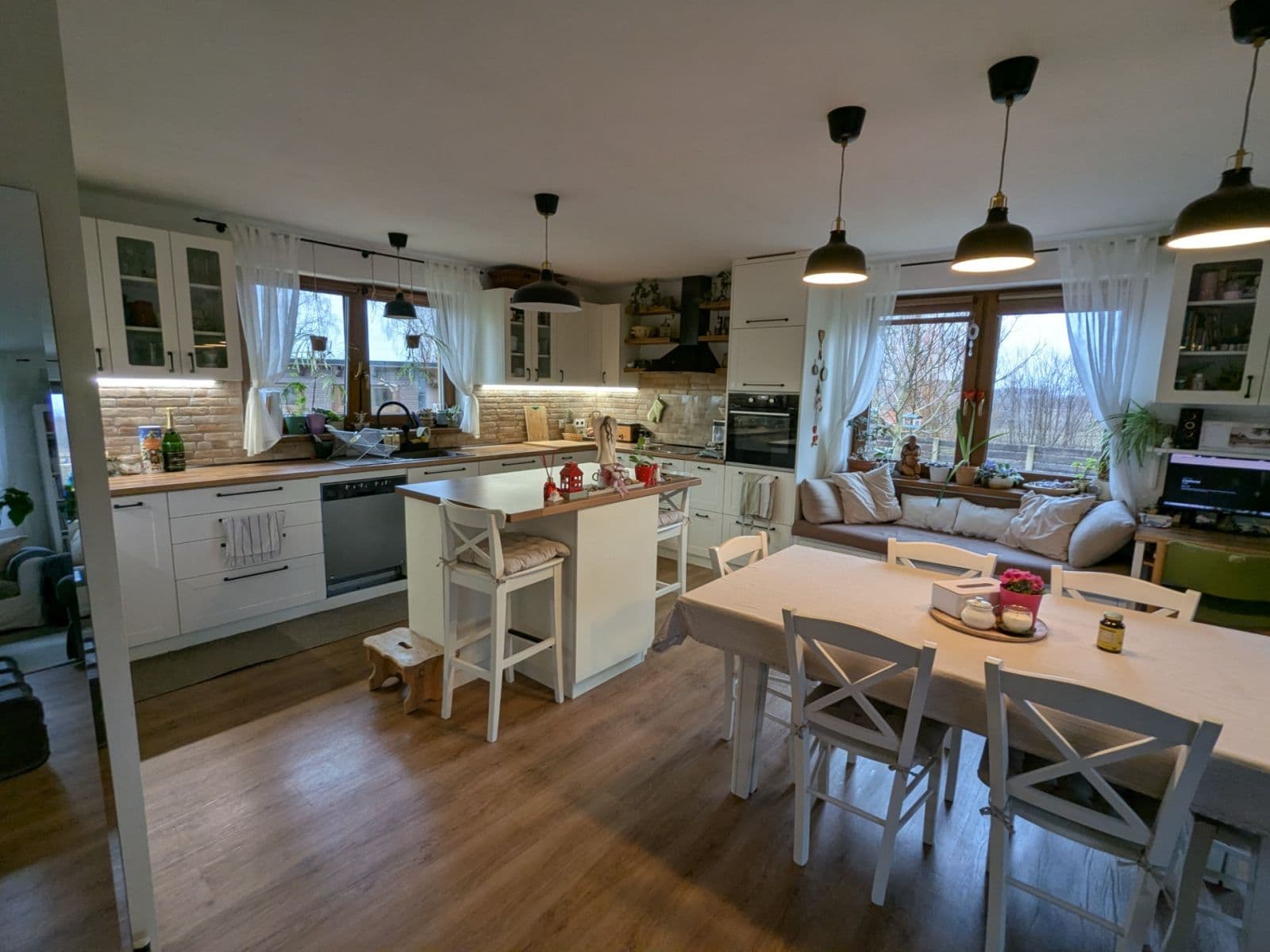 Predaj domu 195 m², pozemek 5.647 m², V sadech, Rožmitál pod Třemšínem, Středočeský kraj Predaj domu 195 m², pozemek 5.647 m², V sadech, Rožmitál pod Třemšínem, Středočeský kraj