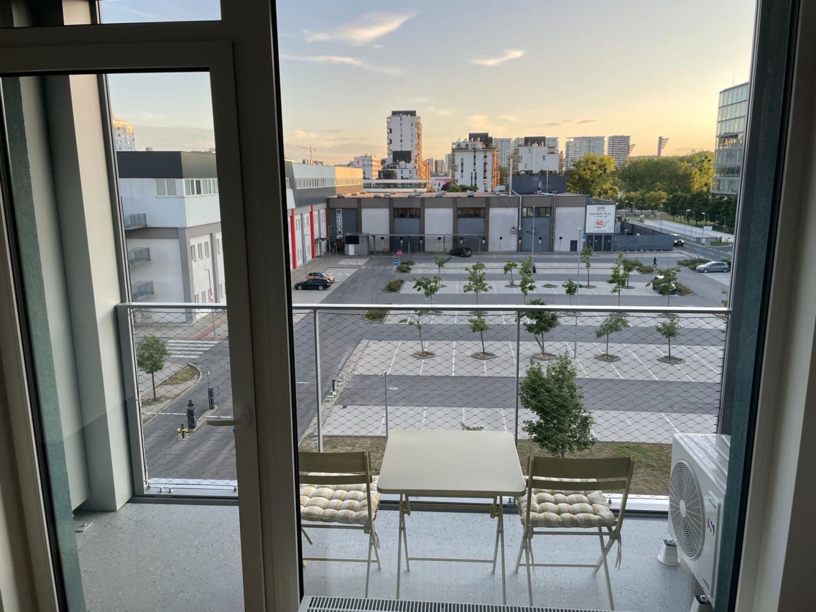 Prenájom bytu 1-izbový 34 m², Rožňavská, Nové Mesto, Bratislavský kraj Prenájom bytu 1-izbový 34 m², Rožňavská, Nové Mesto, Bratislavský kraj