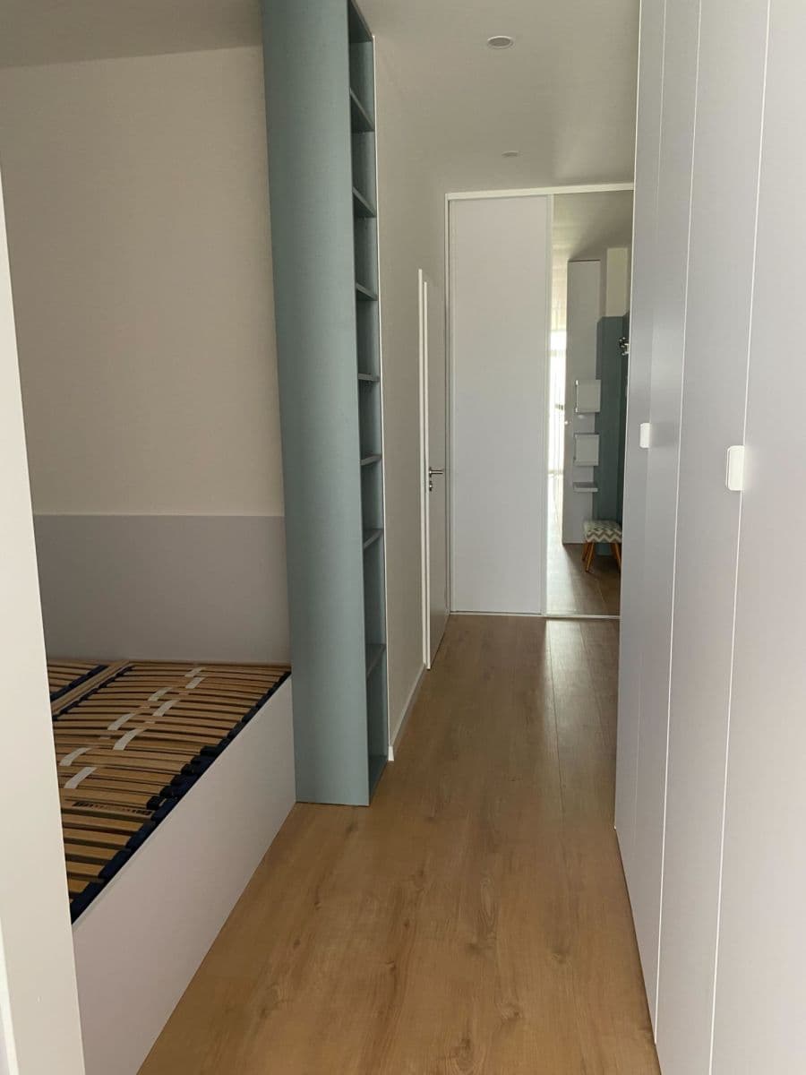 Prenájom bytu 1-izbový 34 m², Rožňavská, Nové Mesto, Bratislavský kraj Prenájom bytu 1-izbový 34 m², Rožňavská, Nové Mesto, Bratislavský kraj