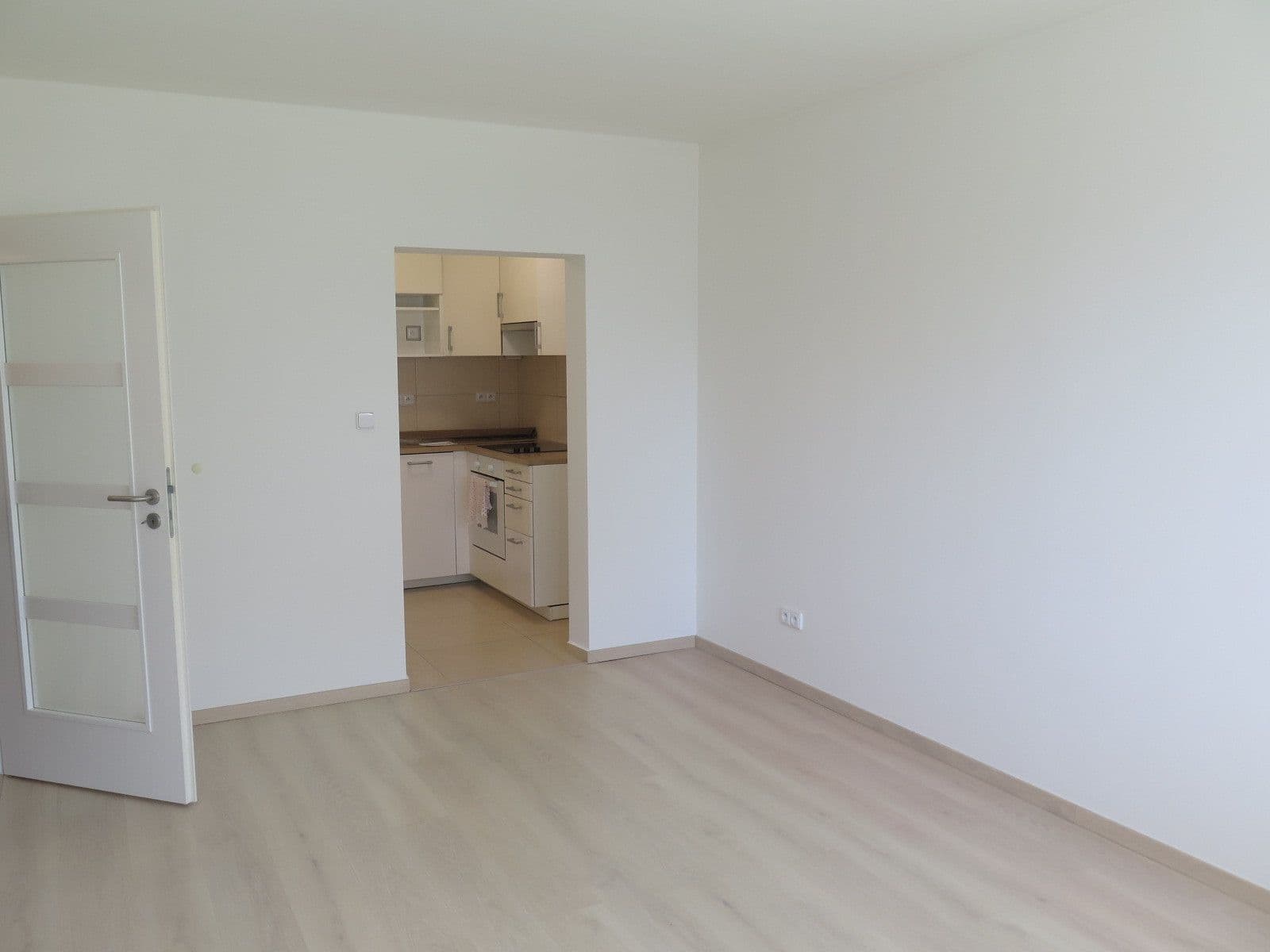 Prenájom bytu 2-izbový 41 m², U Valu, Praha, Praha Prenájom bytu 2-izbový 41 m², U Valu, Praha, Praha