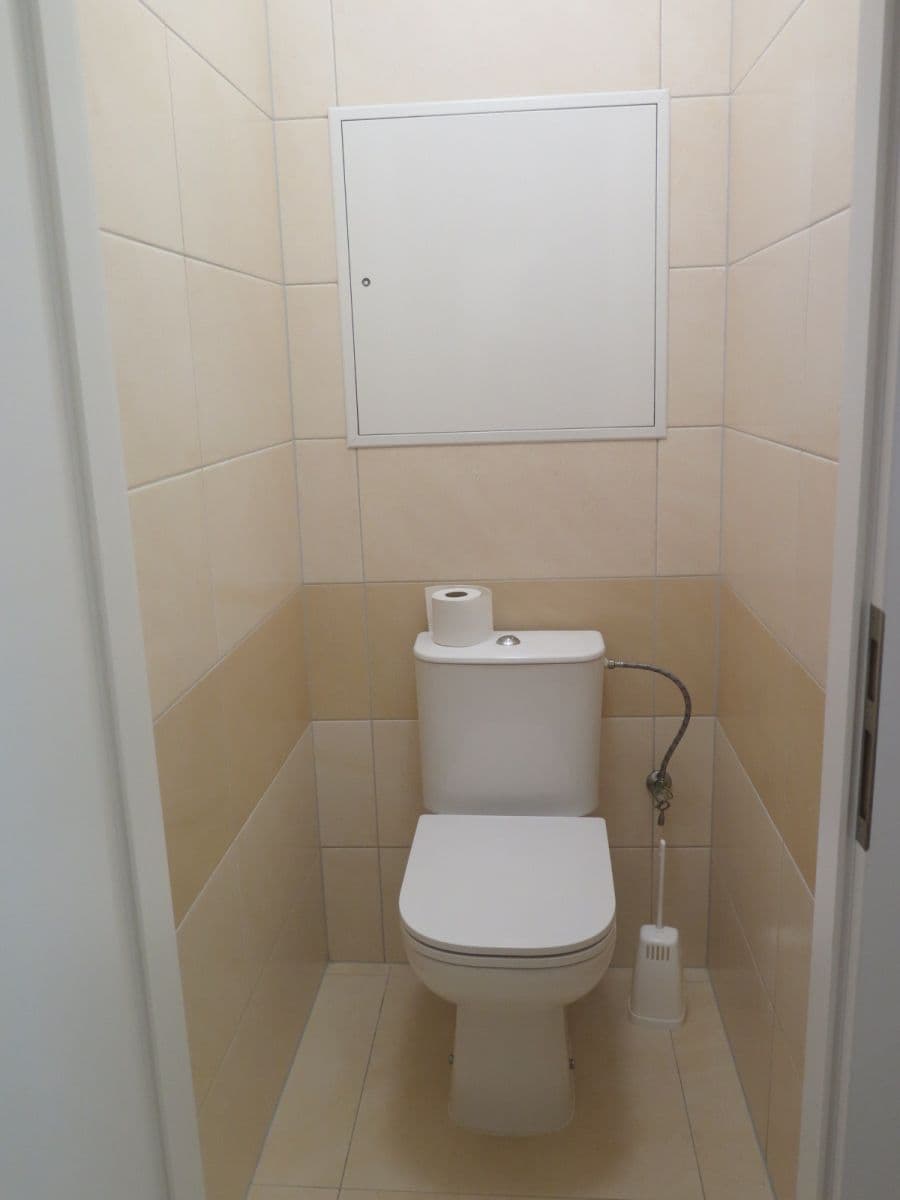 Prenájom bytu 2-izbový 41 m², U Valu, Praha, Praha Prenájom bytu 2-izbový 41 m², U Valu, Praha, Praha
