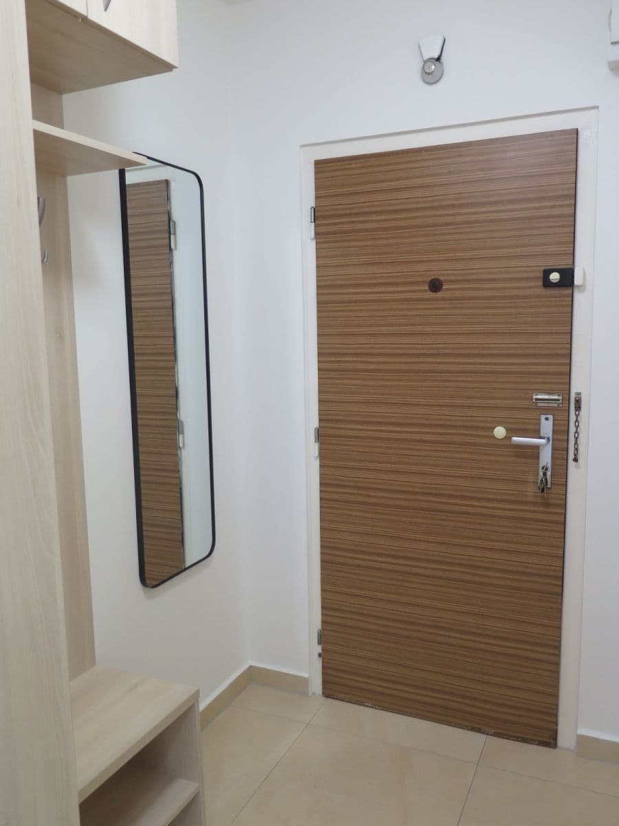 Prenájom bytu 2-izbový 41 m², U Valu, Praha, Praha Prenájom bytu 2-izbový 41 m², U Valu, Praha, Praha