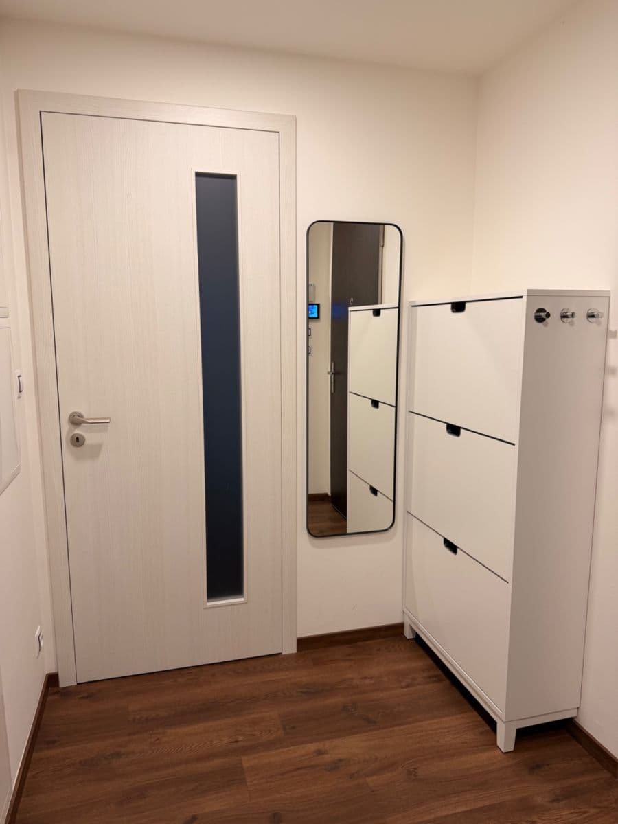 Prenájom bytu 2-izbový 62 m², Vojenova, Praha, Praha Prenájom bytu 2-izbový 62 m², Vojenova, Praha, Praha