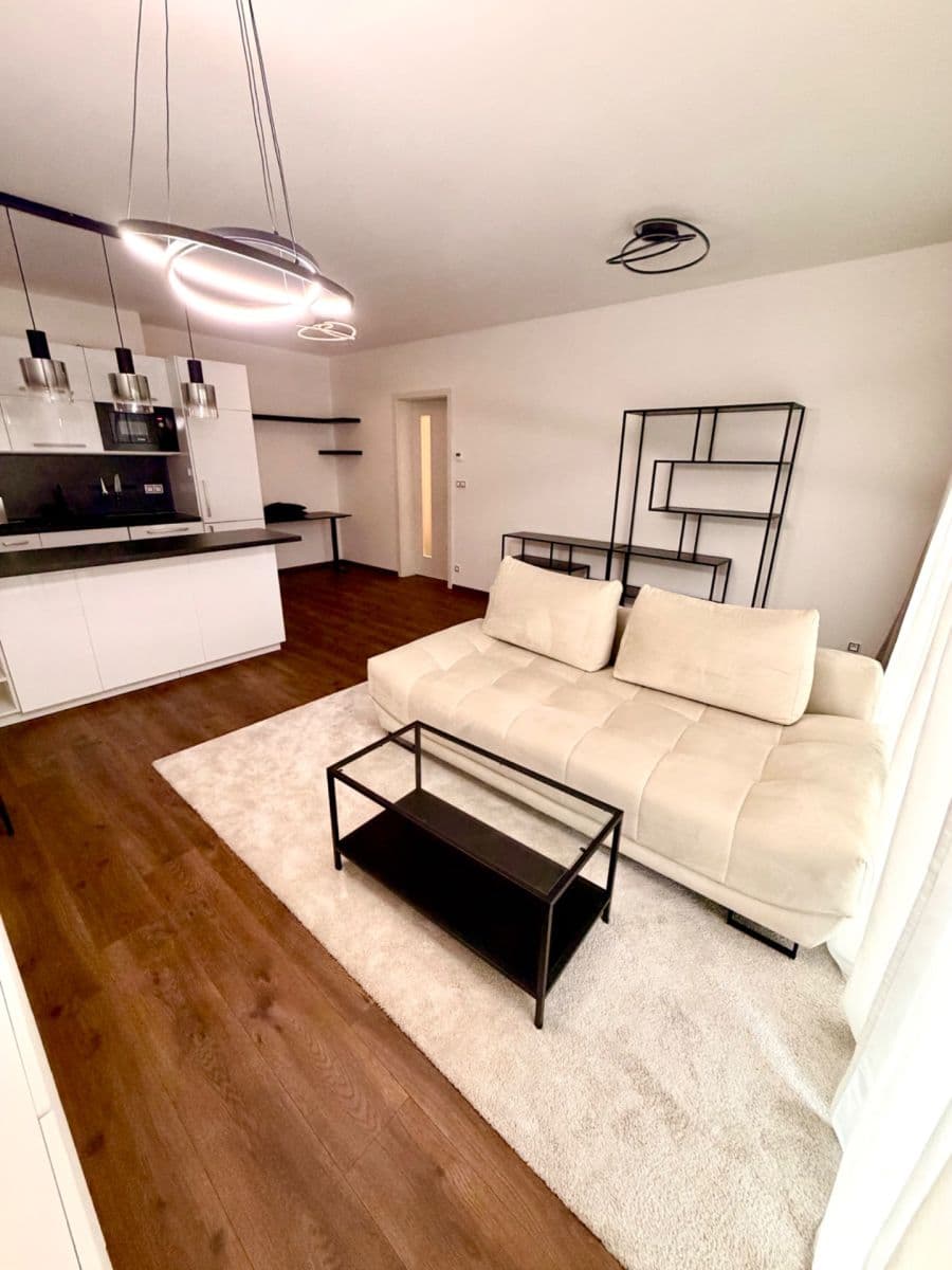 Prenájom bytu 2-izbový 62 m², Vojenova, Praha, Praha Prenájom bytu 2-izbový 62 m², Vojenova, Praha, Praha