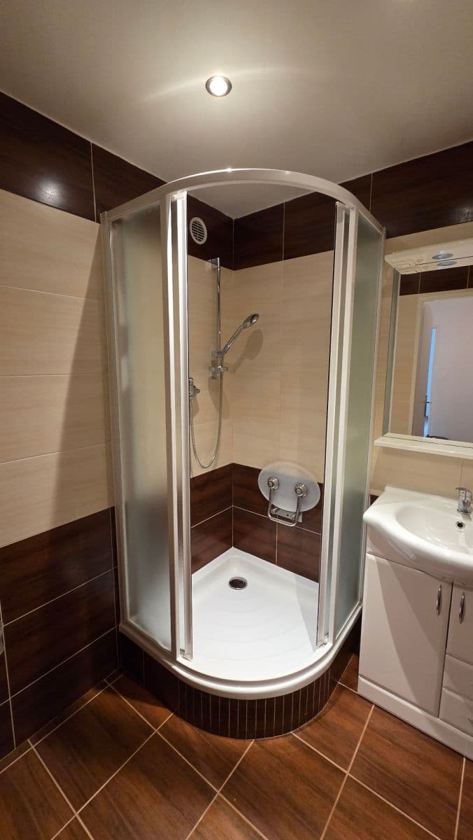 Prenájom bytu 3-izbový 71 m², Jungmannova, Hradec Králové, Královéhradecký kraj Prenájom bytu 3-izbový 71 m², Jungmannova, Hradec Králové, Královéhradecký kraj