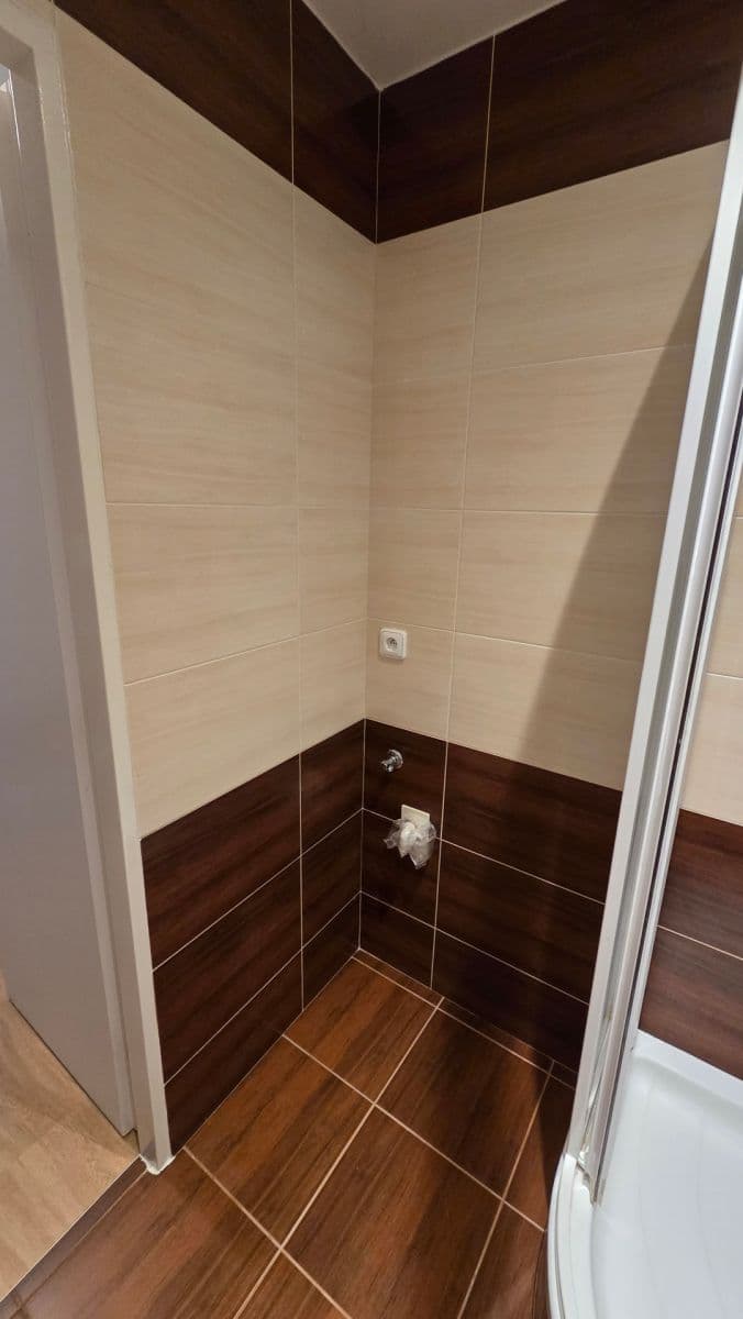 Prenájom bytu 3-izbový 71 m², Jungmannova, Hradec Králové, Královéhradecký kraj Prenájom bytu 3-izbový 71 m², Jungmannova, Hradec Králové, Královéhradecký kraj