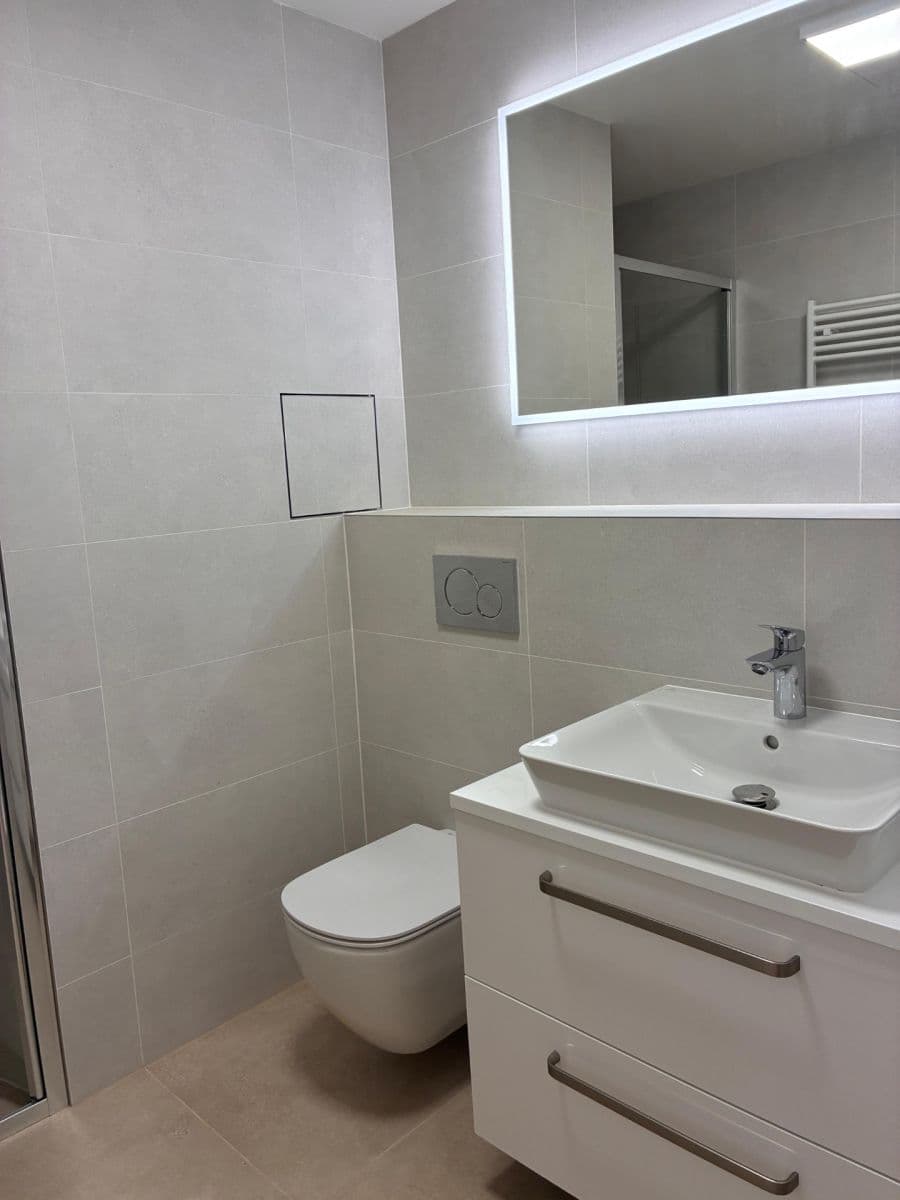 Prenájom bytu 2-izbový 49 m², Cihlářská, Hostivice, Středočeský kraj Prenájom bytu 2-izbový 49 m², Cihlářská, Hostivice, Středočeský kraj