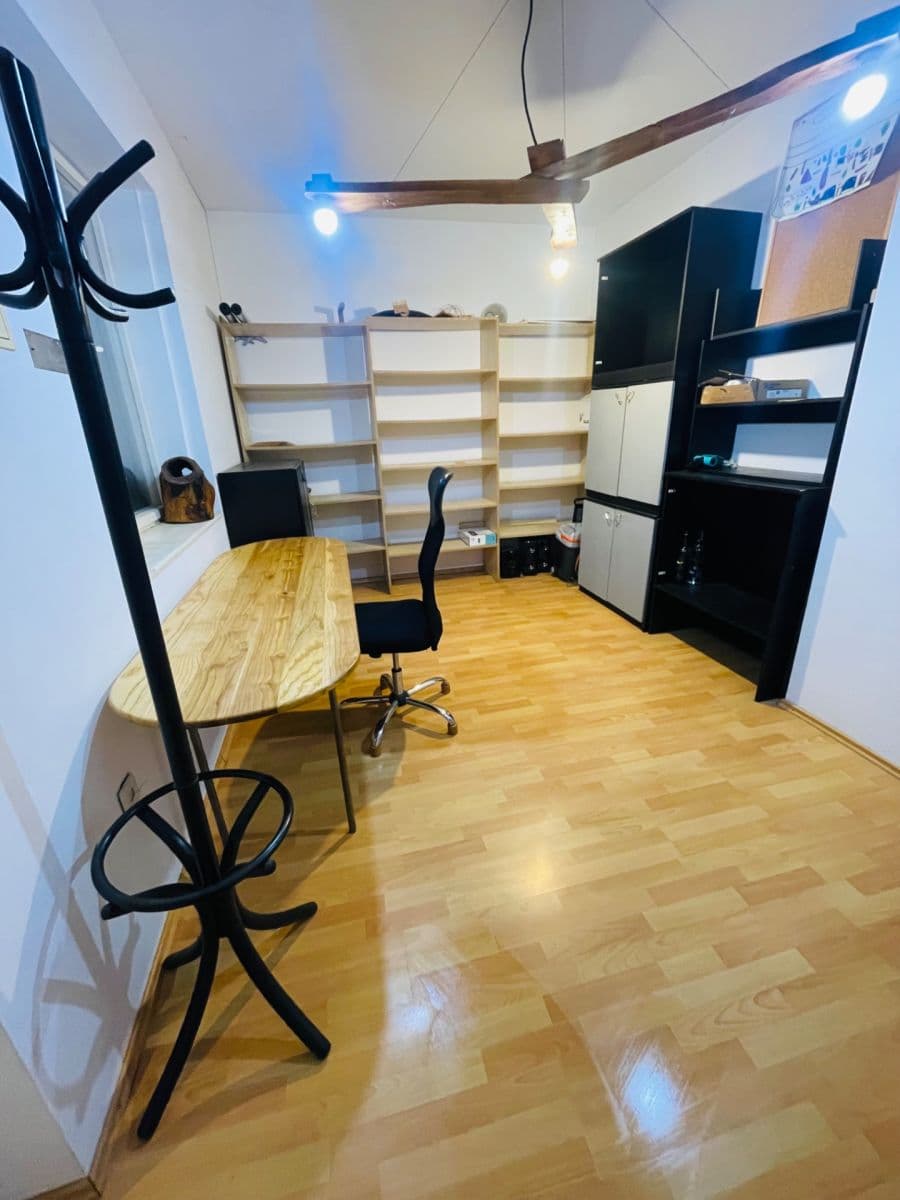 Predaj domu 174 m², pozemek 593 m², Sládkovičova, Lučenec, Banskobystrický kraj Predaj domu 174 m², pozemek 593 m², Sládkovičova, Lučenec, Banskobystrický kraj