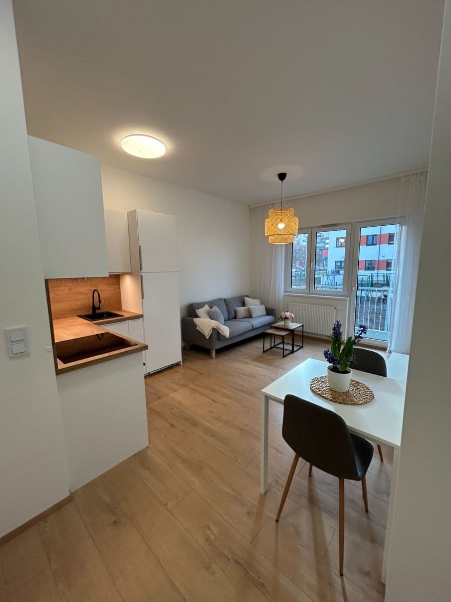 Prenájom bytu 2-izbový 42 m², Hermanové, Praha, Praha Prenájom bytu 2-izbový 42 m², Hermanové, Praha, Praha