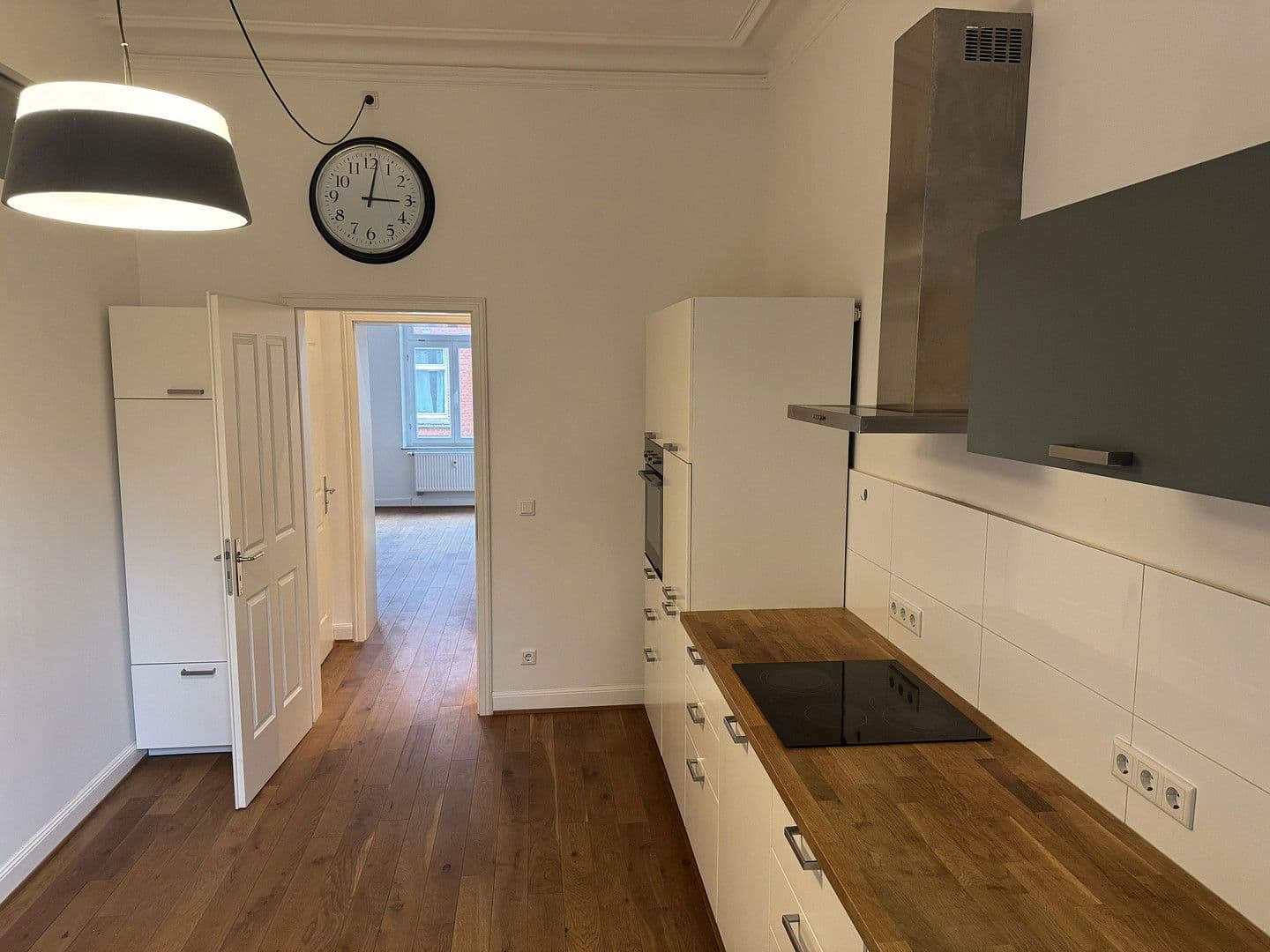 Prenájom bytu 4-izbový 112 m², Trimbornstrasse, Köln, Severné Porýnie - Westfálsko Prenájom bytu 4-izbový 112 m², Trimbornstrasse, Köln, Severné Porýnie - Westfálsko