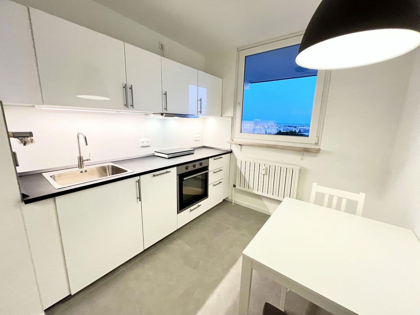 Prenájom bytu 3-izbový 65 m², München, Bavorsko Prenájom bytu 3-izbový 65 m², München, Bavorsko