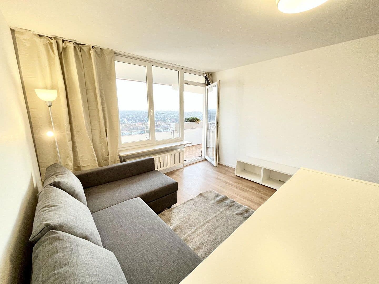 Prenájom bytu 3-izbový 65 m², München, Bavorsko Prenájom bytu 3-izbový 65 m², München, Bavorsko