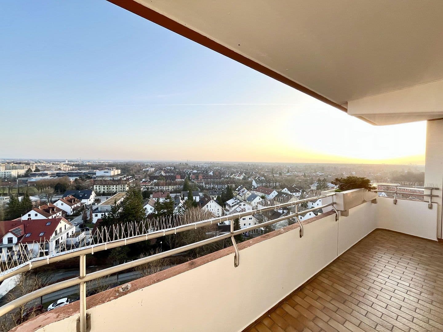 Prenájom bytu 3-izbový 65 m², München, Bavorsko Prenájom bytu 3-izbový 65 m², München, Bavorsko