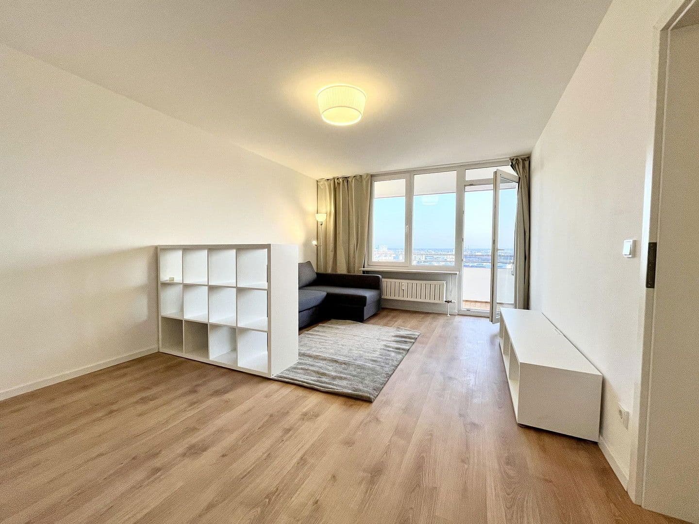 Prenájom bytu 3-izbový 65 m², München, Bavorsko Prenájom bytu 3-izbový 65 m², München, Bavorsko