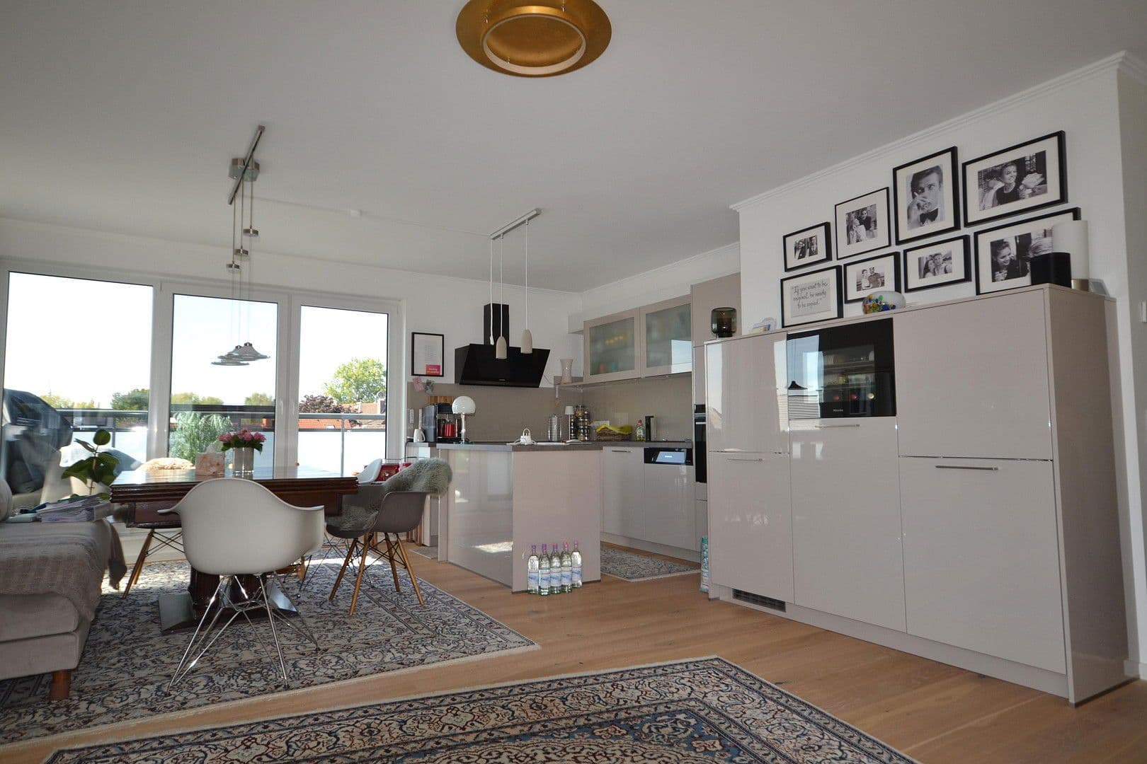 Predaj bytu 2-izbový 123 m², Hannover, Dolné Sasko Predaj bytu 2-izbový 123 m², Hannover, Dolné Sasko