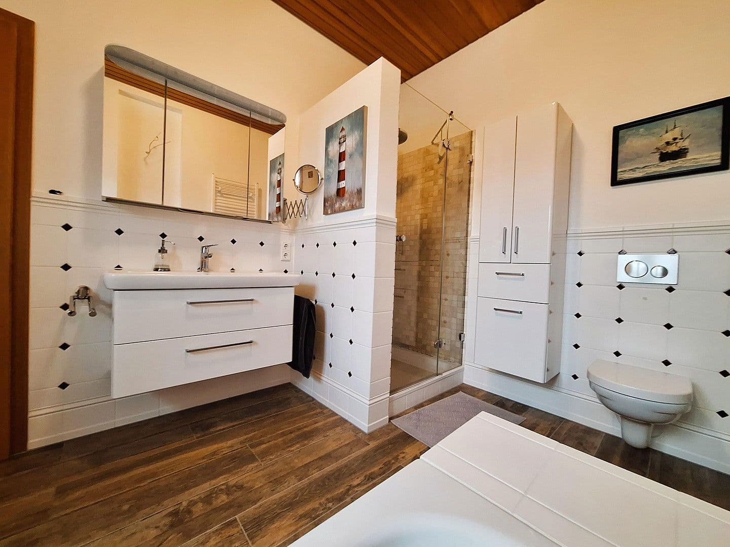 Predaj domu 300 m², pozemek 971 m², Dietfurt an der Altmühl, Bavorsko Predaj domu 300 m², pozemek 971 m², Dietfurt an der Altmühl, Bavorsko