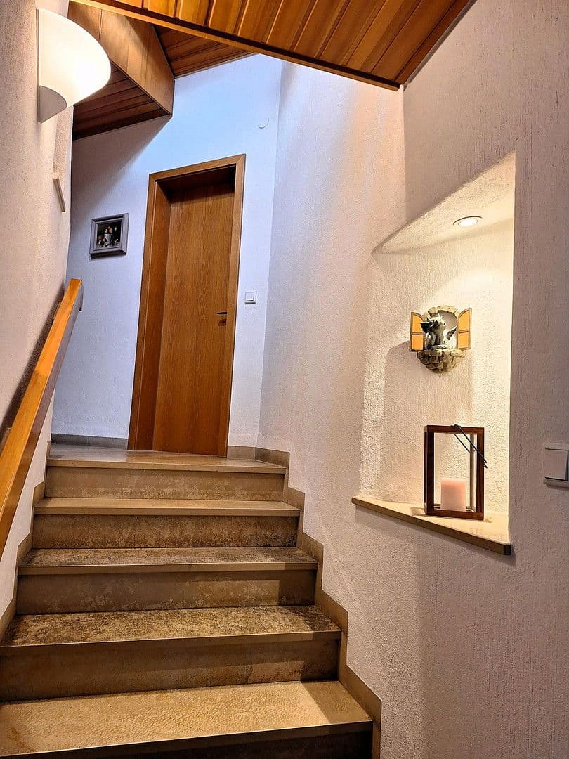 Predaj domu 300 m², pozemek 971 m², Dietfurt an der Altmühl, Bavorsko Predaj domu 300 m², pozemek 971 m², Dietfurt an der Altmühl, Bavorsko