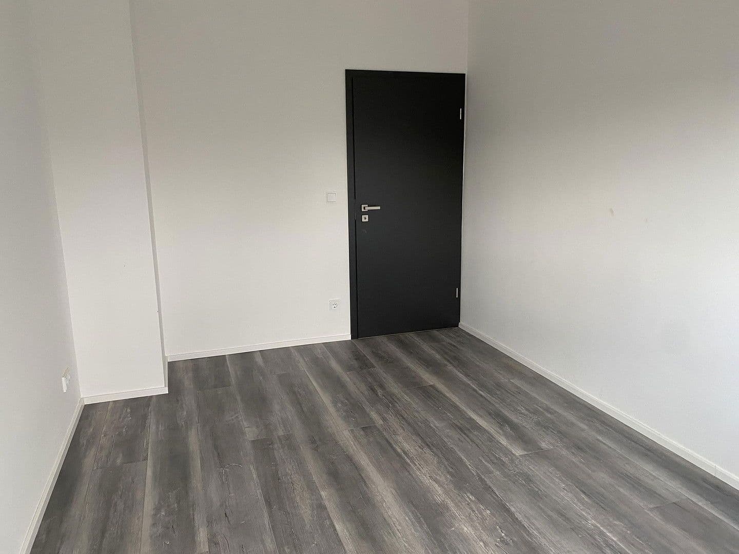 Predaj bytu 3-izbový 105 m², Schloßborner Straße 2, Frankfurt, Hesensko Predaj bytu 3-izbový 105 m², Schloßborner Straße 2, Frankfurt, Hesensko