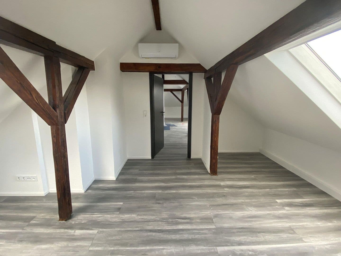 Predaj bytu 3-izbový 105 m², Schloßborner Straße 2, Frankfurt, Hesensko Predaj bytu 3-izbový 105 m², Schloßborner Straße 2, Frankfurt, Hesensko