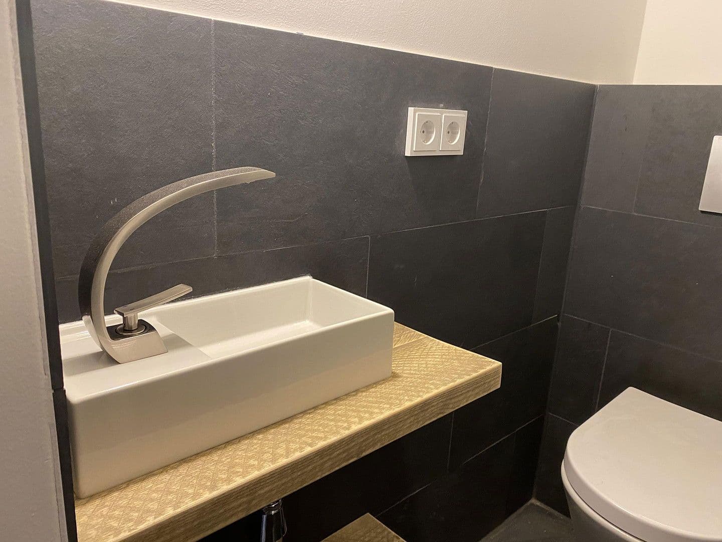 Predaj bytu 3-izbový 105 m², Schloßborner Straße 2, Frankfurt, Hesensko Predaj bytu 3-izbový 105 m², Schloßborner Straße 2, Frankfurt, Hesensko