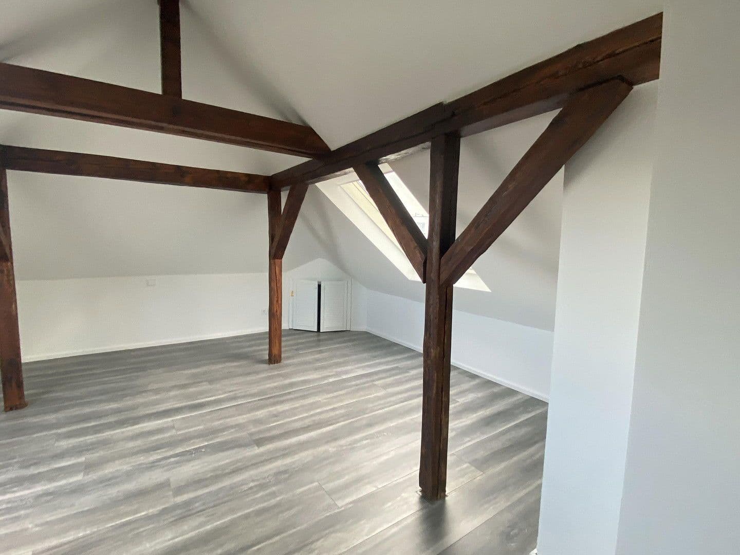 Predaj bytu 3-izbový 105 m², Schloßborner Straße 2, Frankfurt, Hesensko Predaj bytu 3-izbový 105 m², Schloßborner Straße 2, Frankfurt, Hesensko