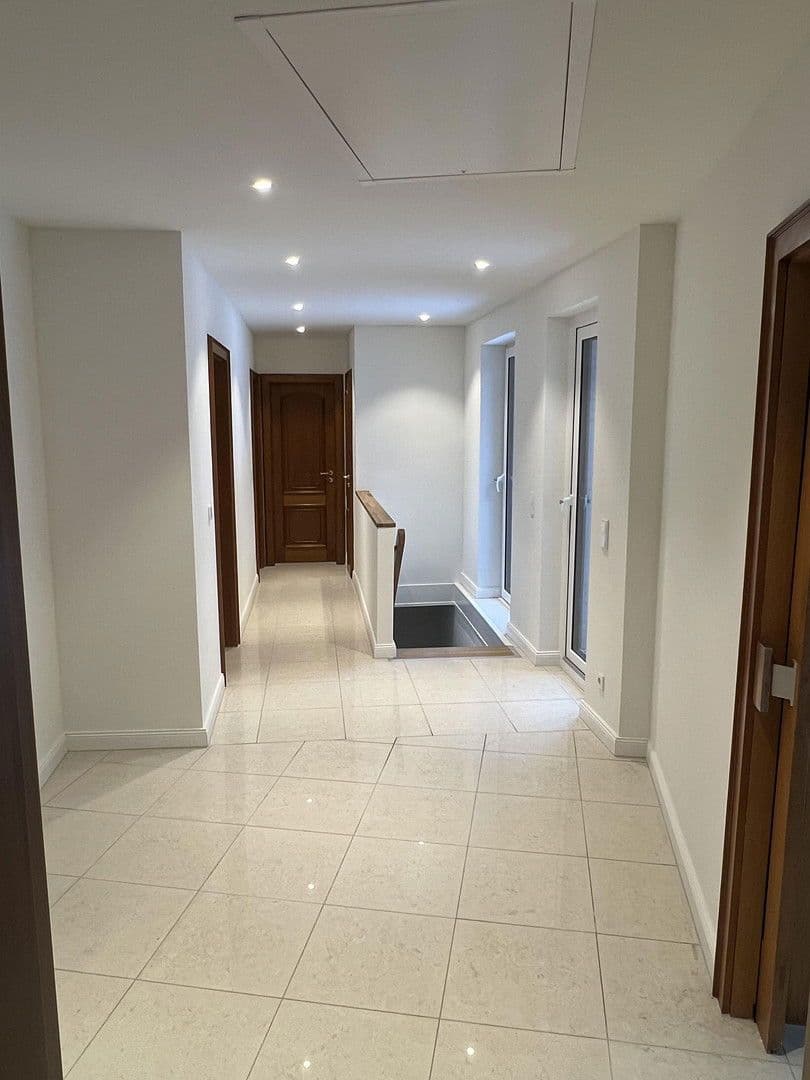 Prenájom domu 161 m², pozemek 1.000 m², Hamburg, Hamburg Prenájom domu 161 m², pozemek 1.000 m², Hamburg, Hamburg