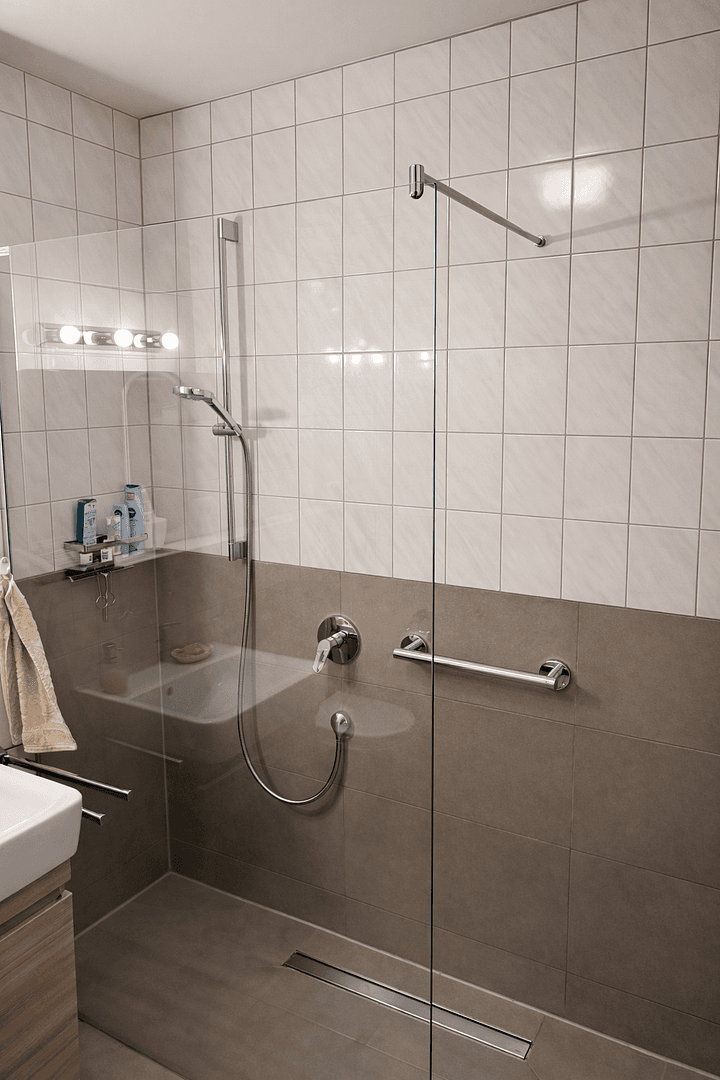 Prenájom bytu 2-izbový 68 m², Offenbachstr. 4, Bonn, Severné Porýnie - Westfálsko Prenájom bytu 2-izbový 68 m², Offenbachstr. 4, Bonn, Severné Porýnie - Westfálsko