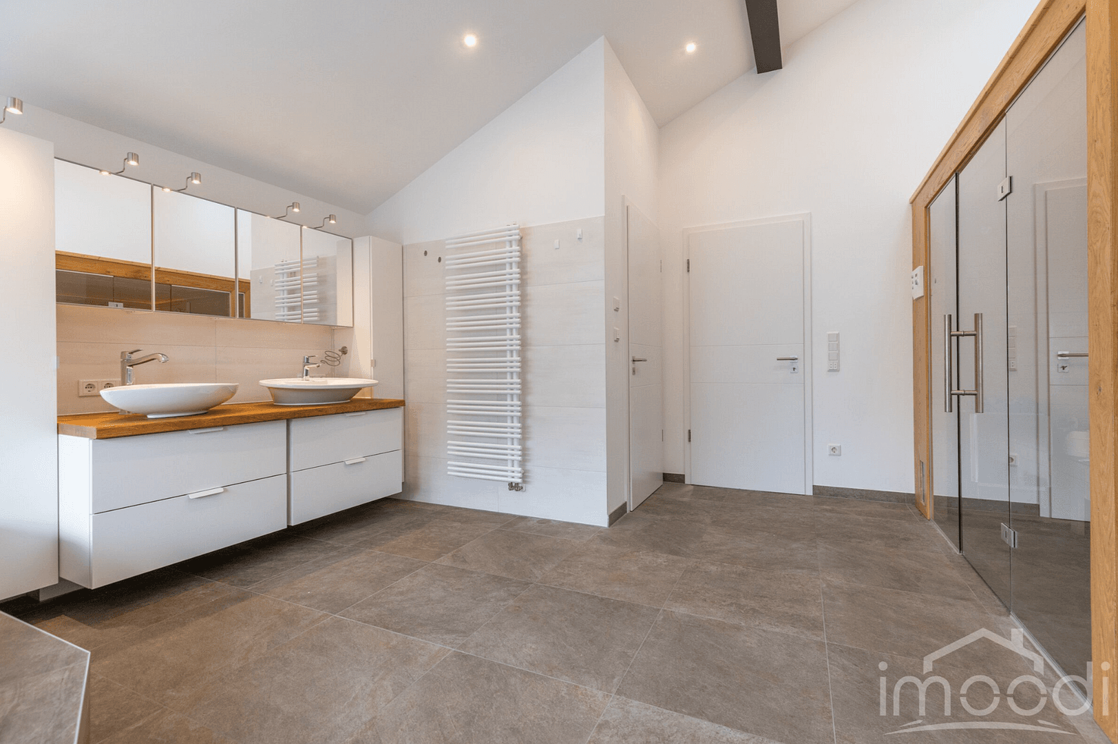 Predaj domu 303 m², pozemek 1.035 m², Bürgermeister-Huber-Straße 21, Loiching, Bavorsko Predaj domu 303 m², pozemek 1.035 m², Bürgermeister-Huber-Straße 21, Loiching, Bavorsko