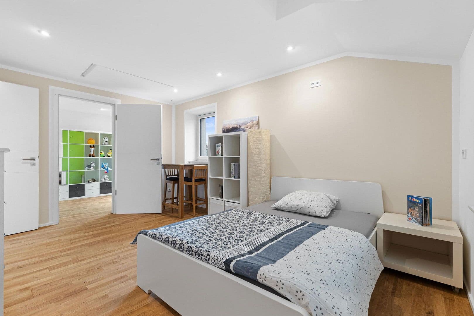 Predaj domu 303 m², pozemek 1.035 m², Bürgermeister-Huber-Straße 21, Loiching, Bavorsko Predaj domu 303 m², pozemek 1.035 m², Bürgermeister-Huber-Straße 21, Loiching, Bavorsko