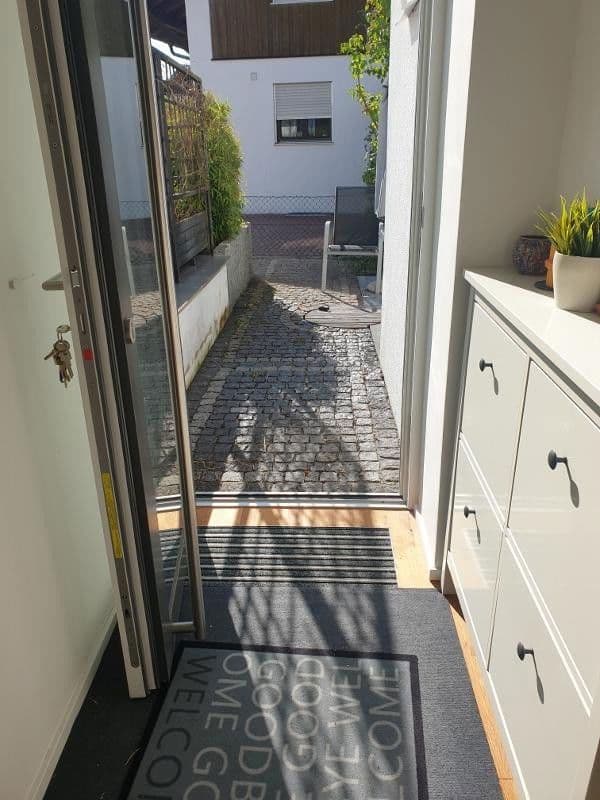 Predaj domu 303 m², pozemek 1.035 m², Bürgermeister-Huber-Straße 21, Loiching, Bavorsko Predaj domu 303 m², pozemek 1.035 m², Bürgermeister-Huber-Straße 21, Loiching, Bavorsko